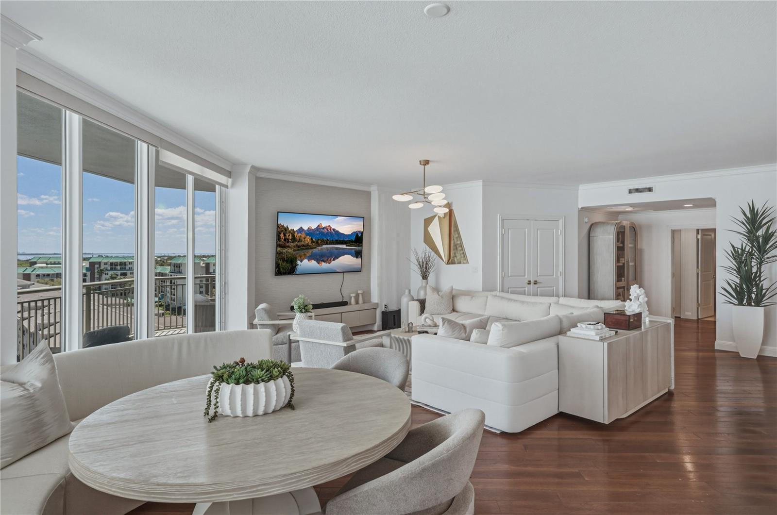 Image 46 of 96 For 450 Knights Run Avenue 902