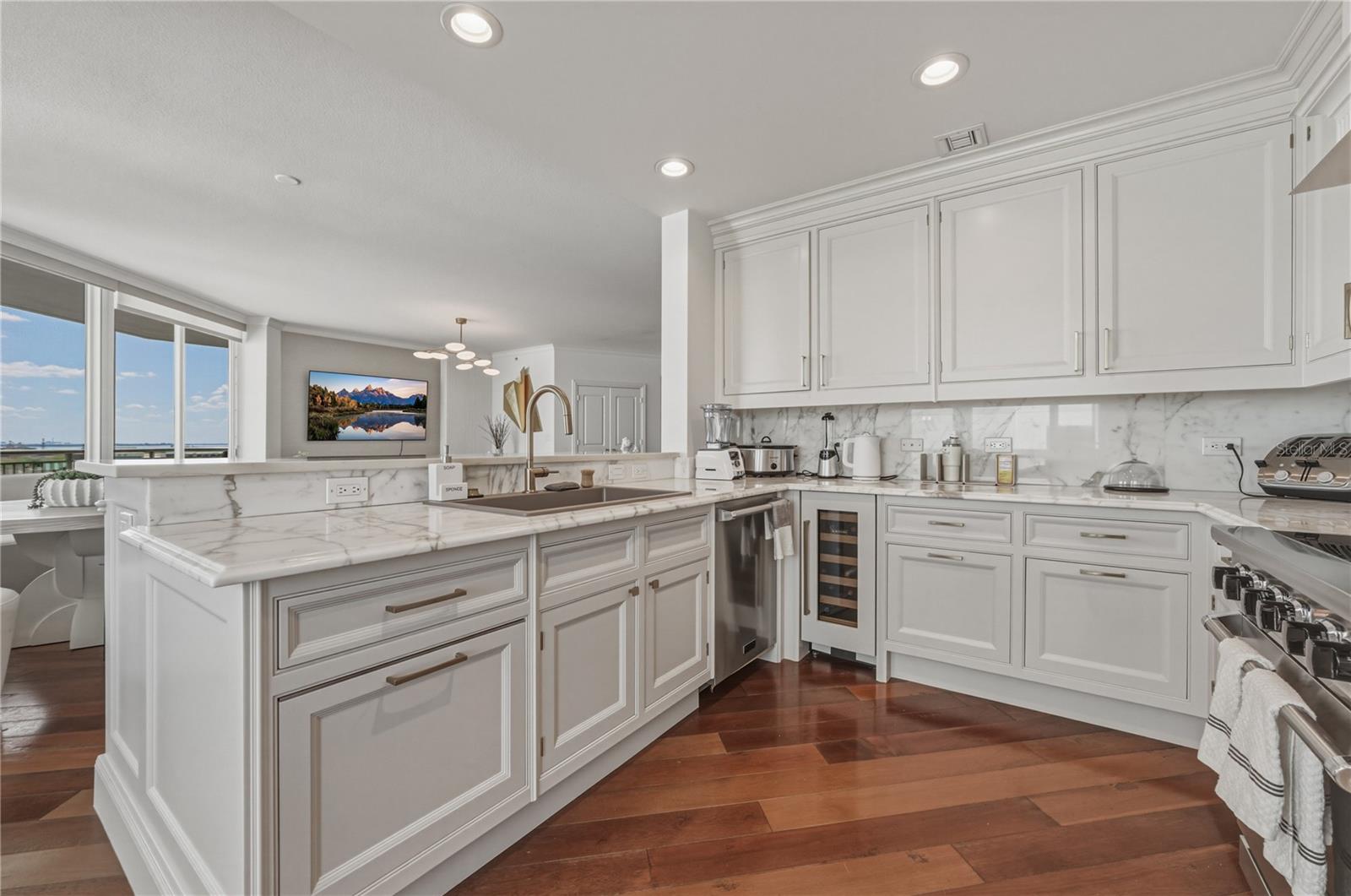 Image 53 of 96 For 450 Knights Run Avenue 902