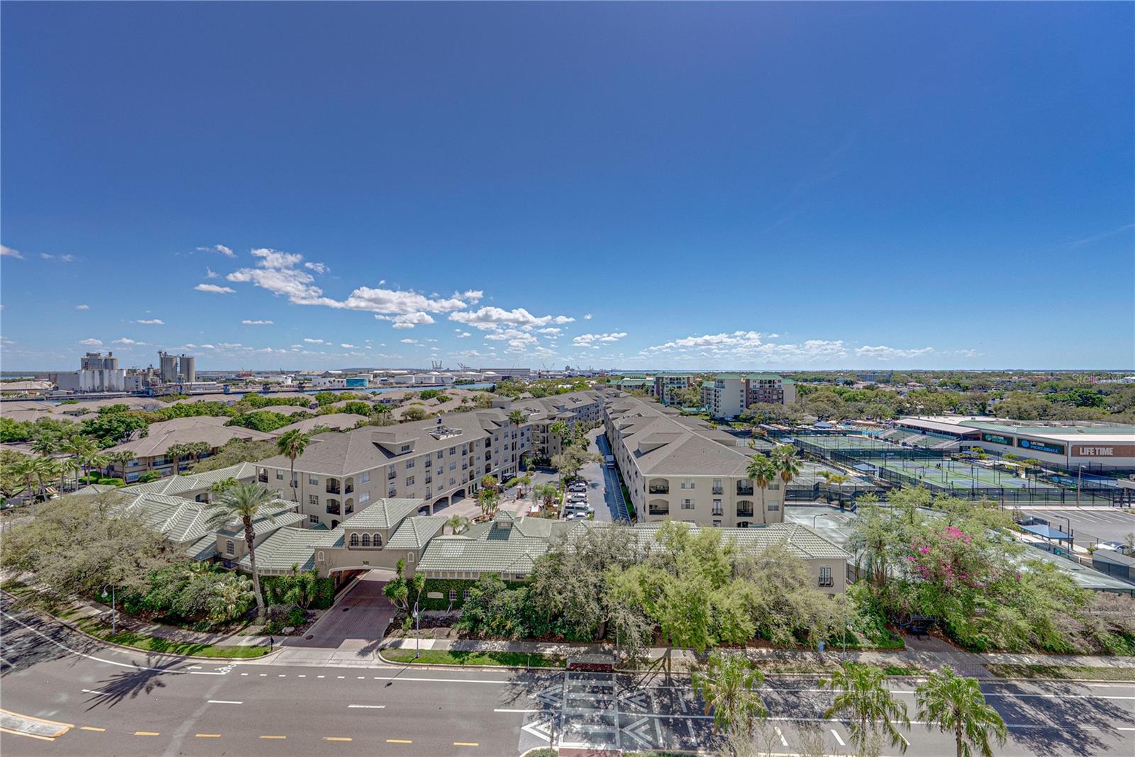 Image 65 of 96 For 450 Knights Run Avenue 902