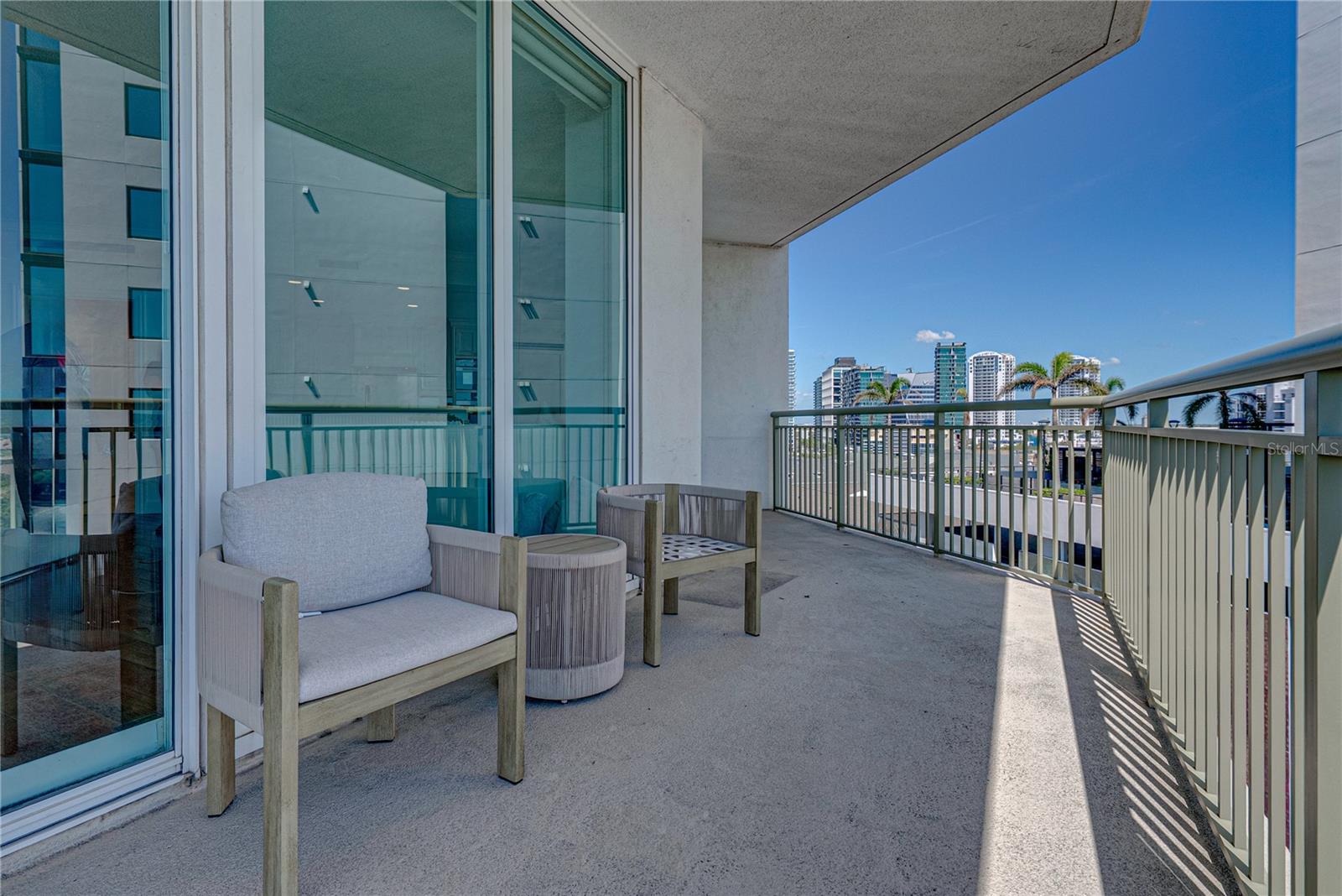 Image 68 of 96 For 450 Knights Run Avenue 902