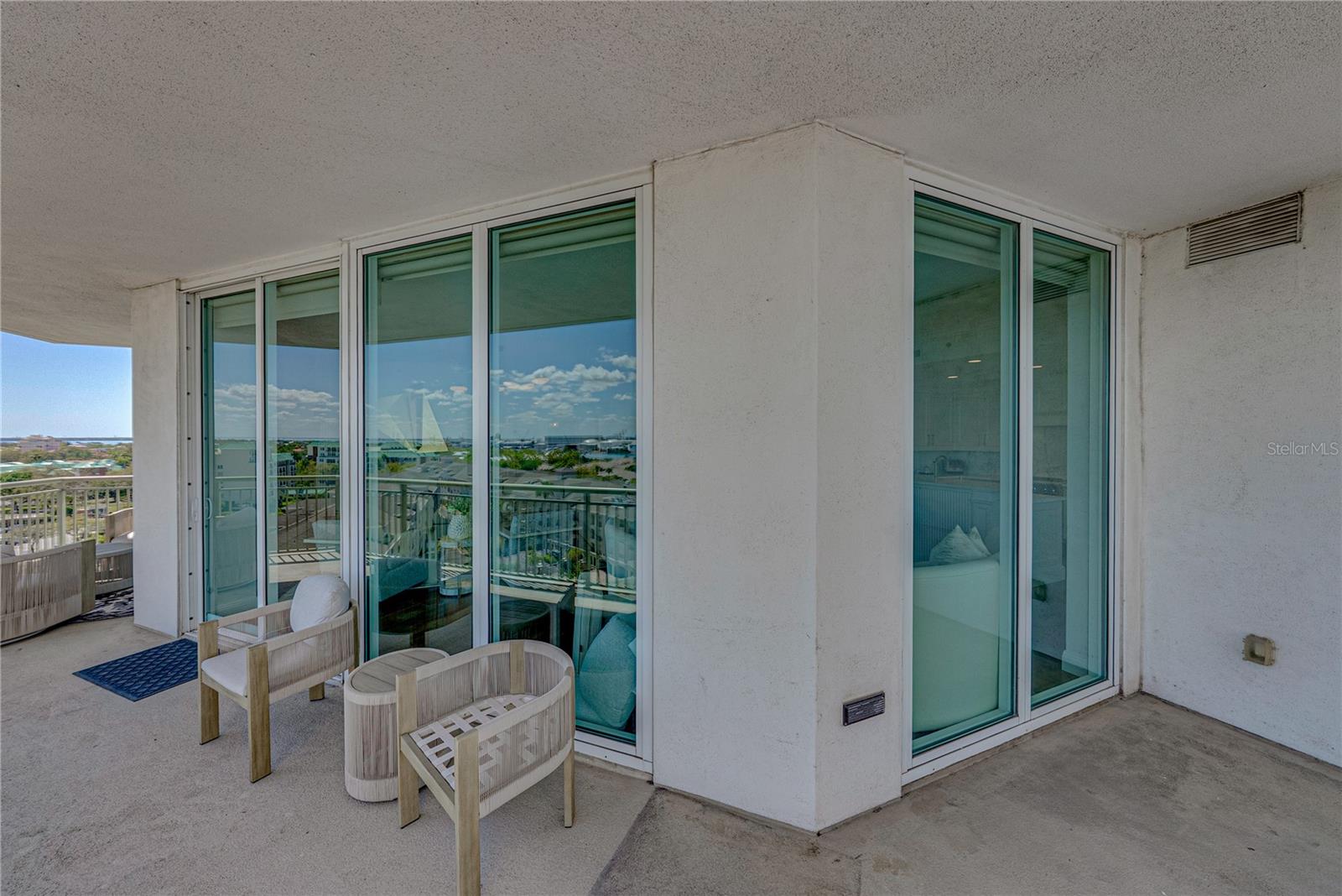 Image 71 of 96 For 450 Knights Run Avenue 902