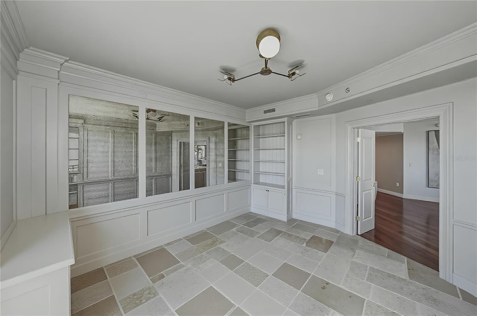 Image 8 of 96 For 450 Knights Run Avenue 902