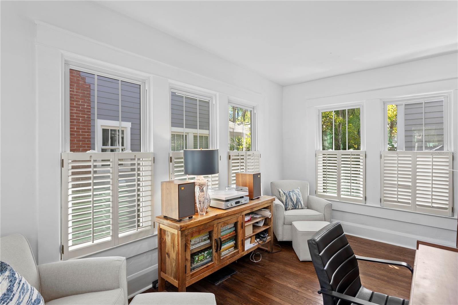 Image 26 of 49 For 2810 Morrison Avenue