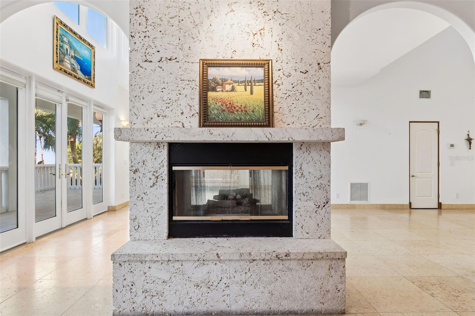 Listing photo id 31 for 2811 Sunset Way