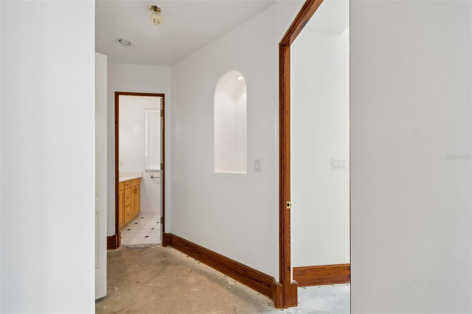 Listing photo id 35 for 2811 Sunset Way