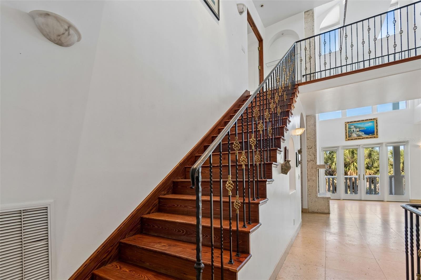 Listing photo id 43 for 2811 Sunset Way