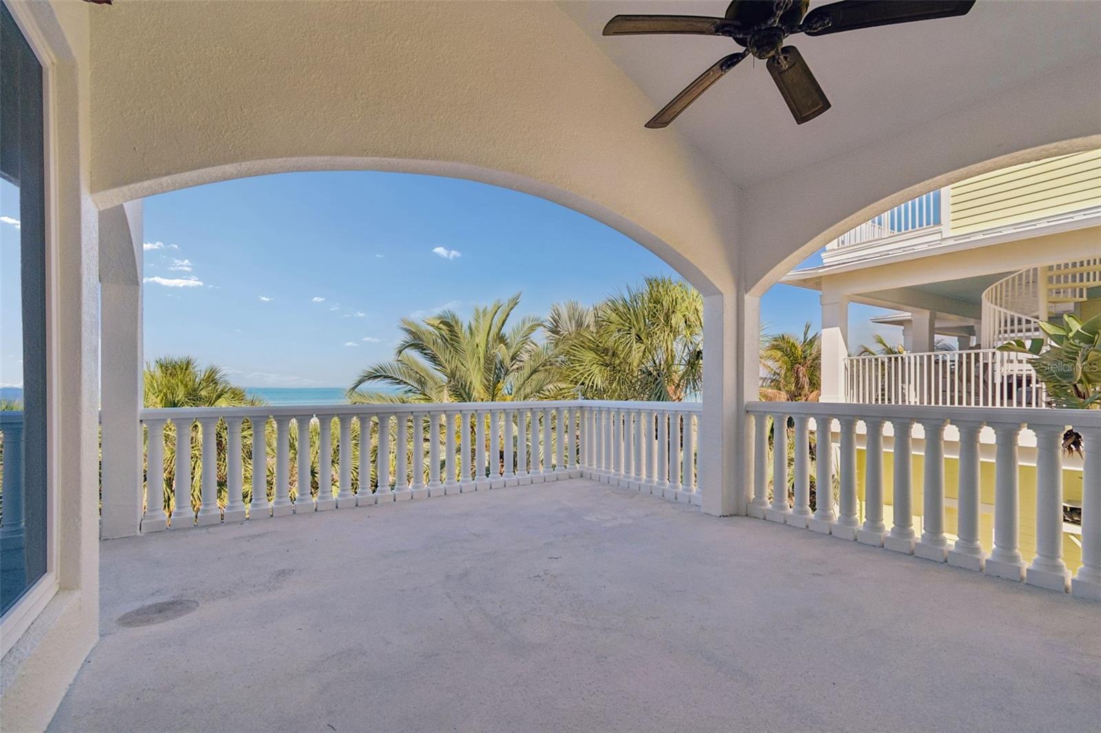 Listing photo id 57 for 2811 Sunset Way