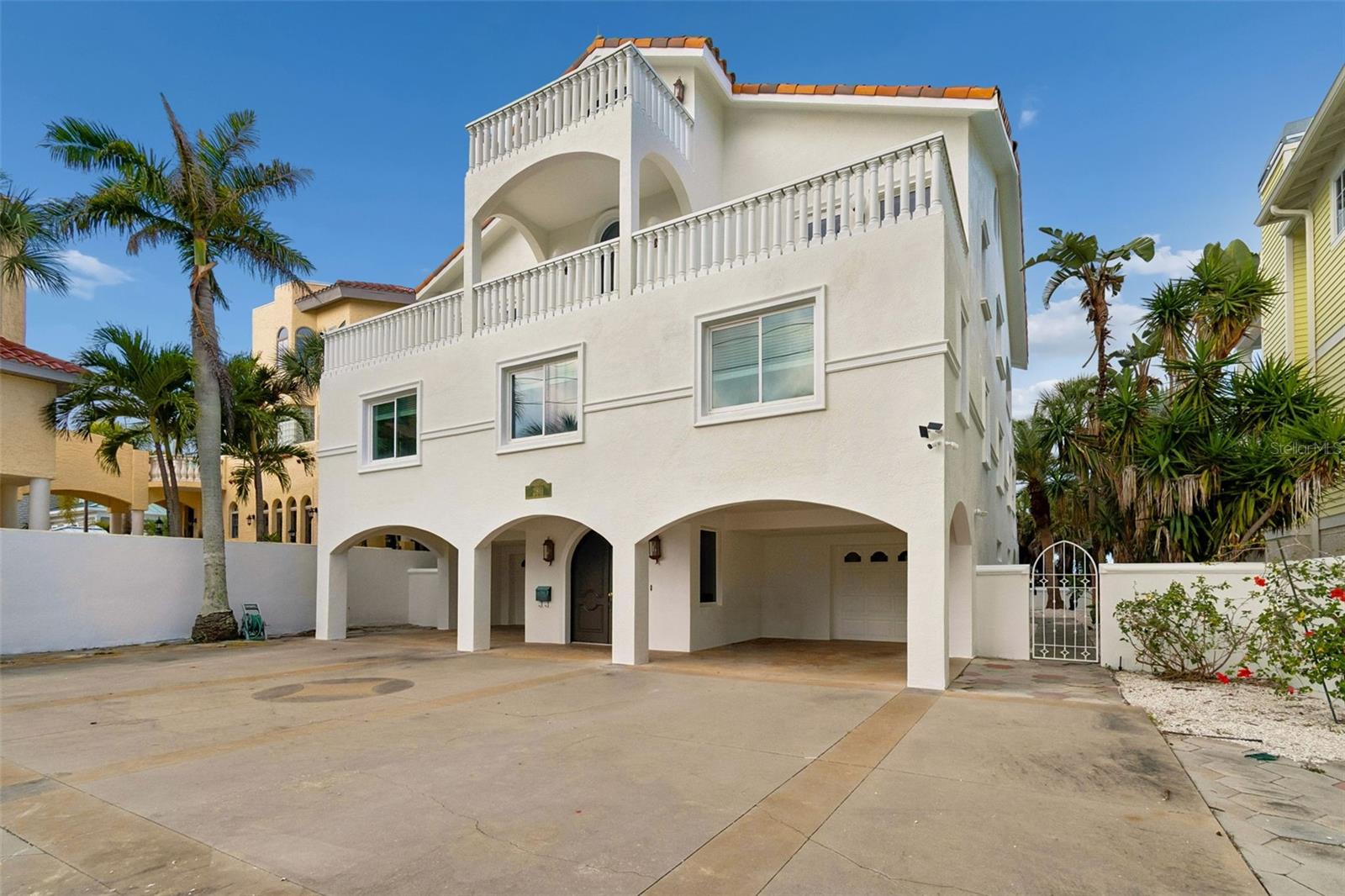 Listing photo id 5 for 2811 Sunset Way