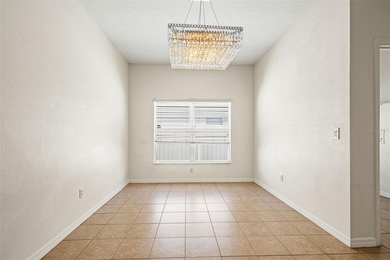 Image 10 of 36 For 518 York Dale Drive