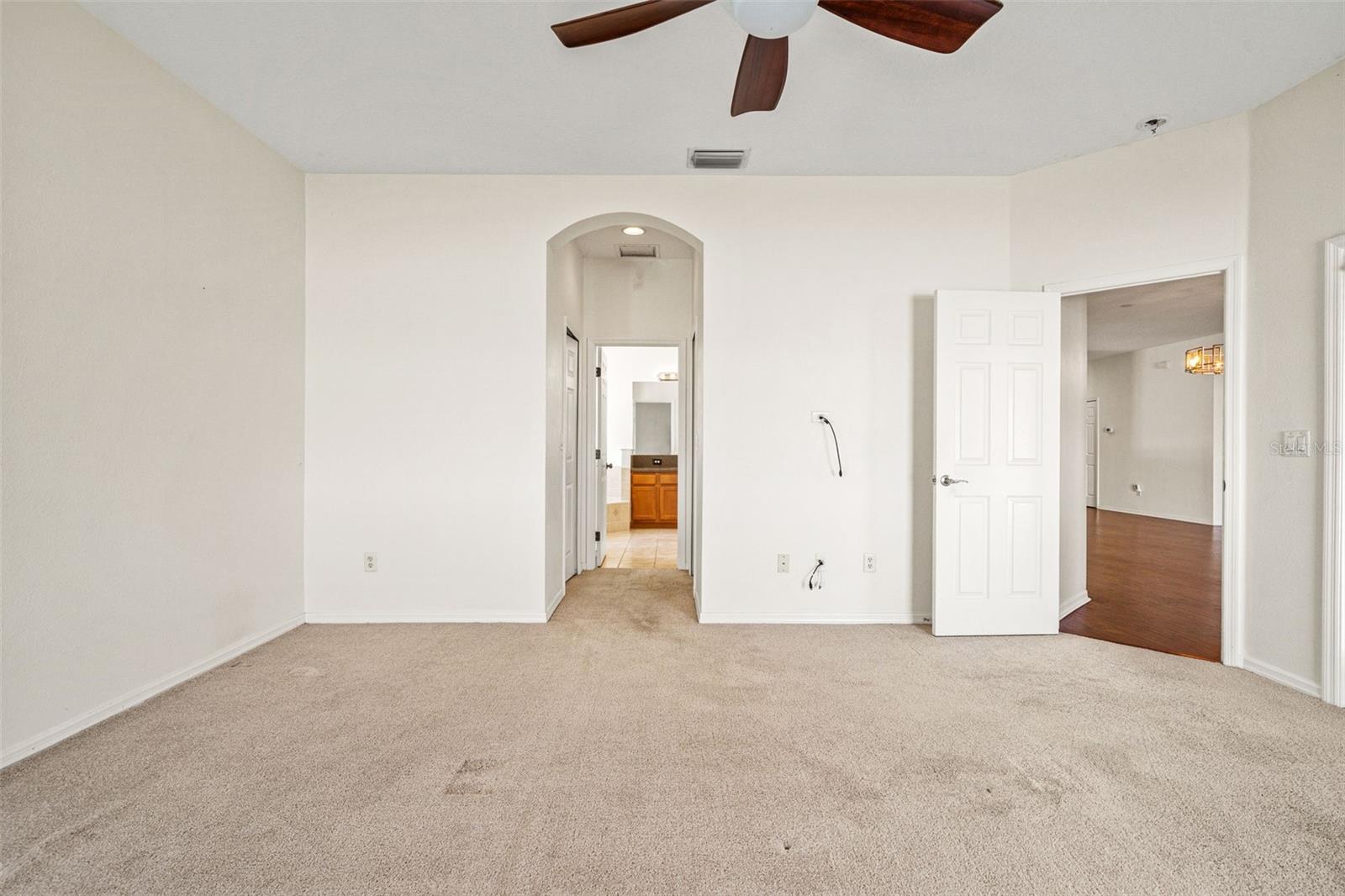 Image 11 of 36 For 518 York Dale Drive