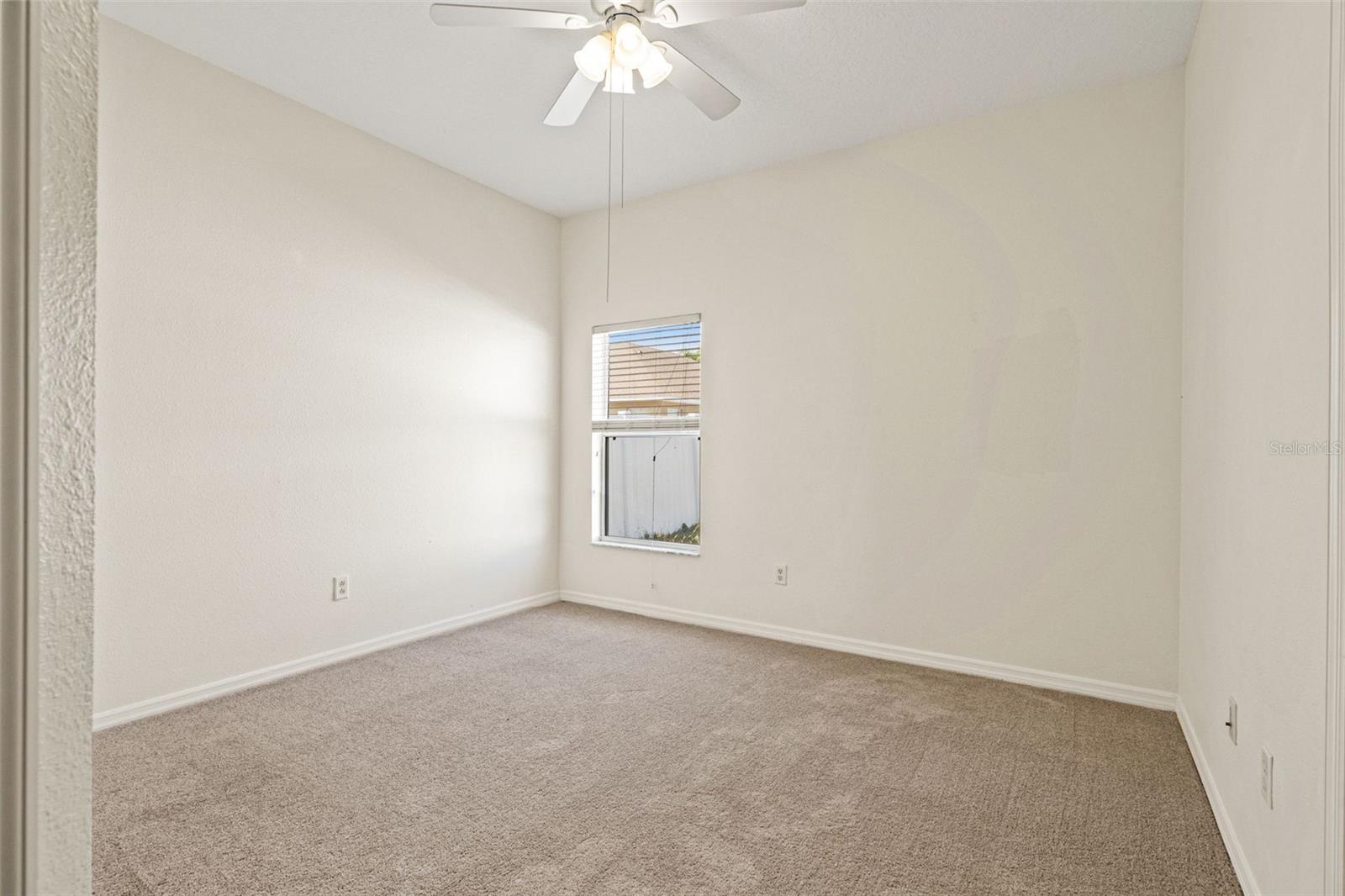 Image 14 of 36 For 518 York Dale Drive