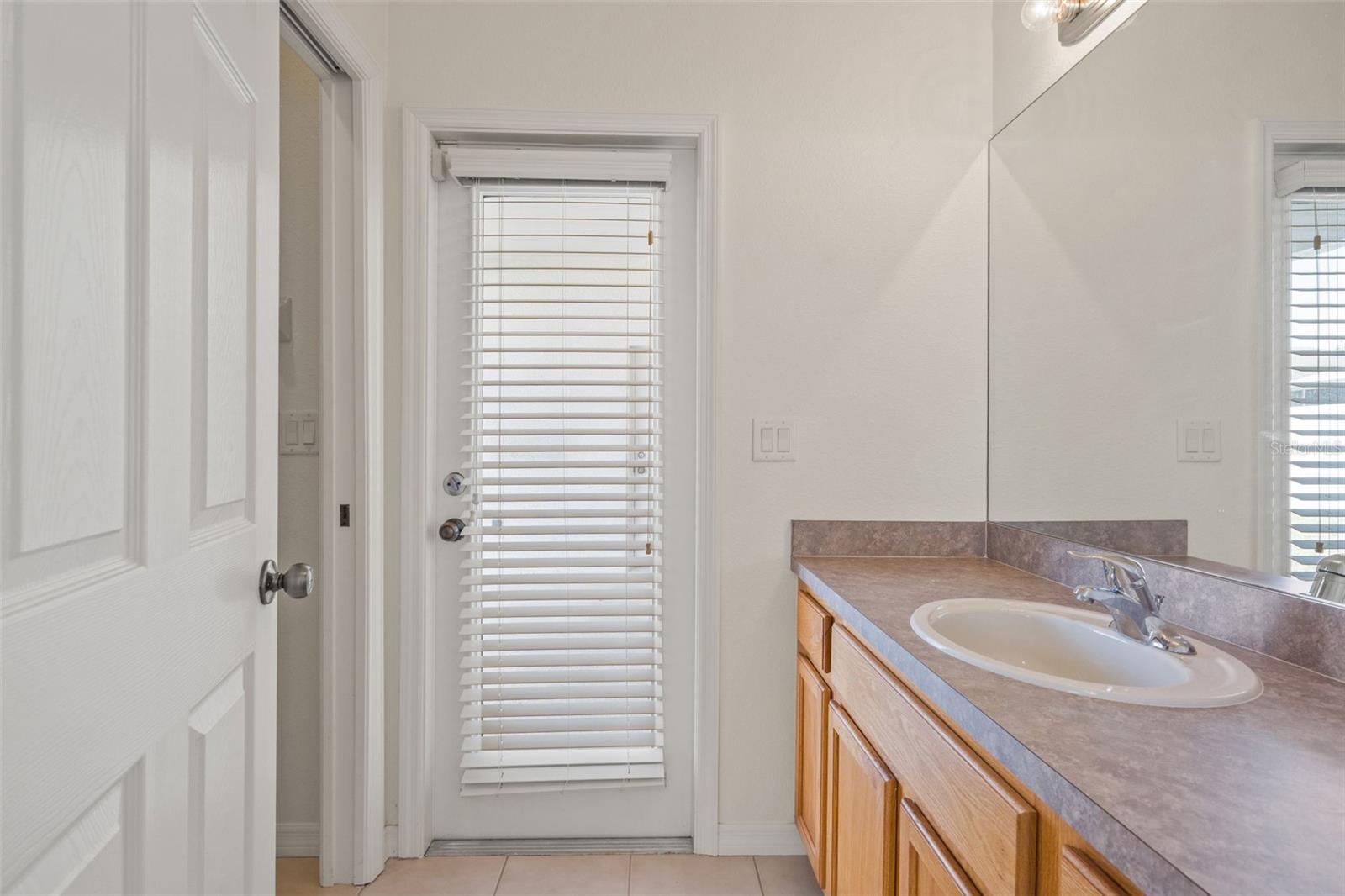 Image 15 of 36 For 518 York Dale Drive