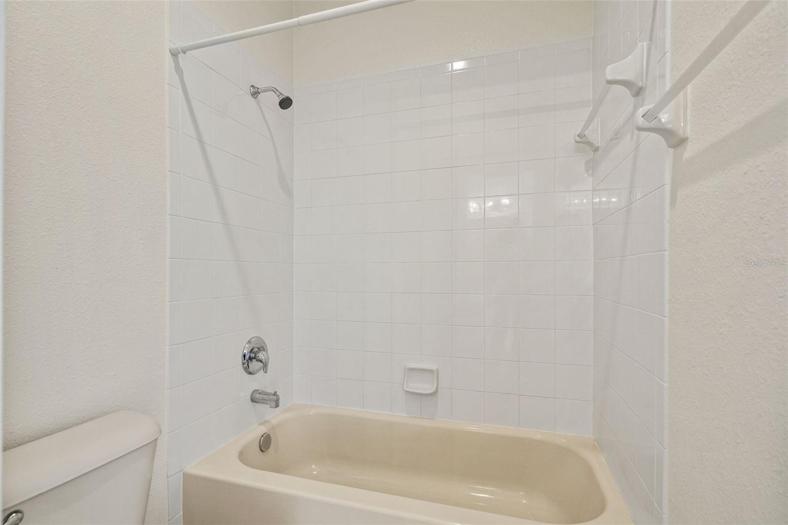 Image 16 of 36 For 518 York Dale Drive