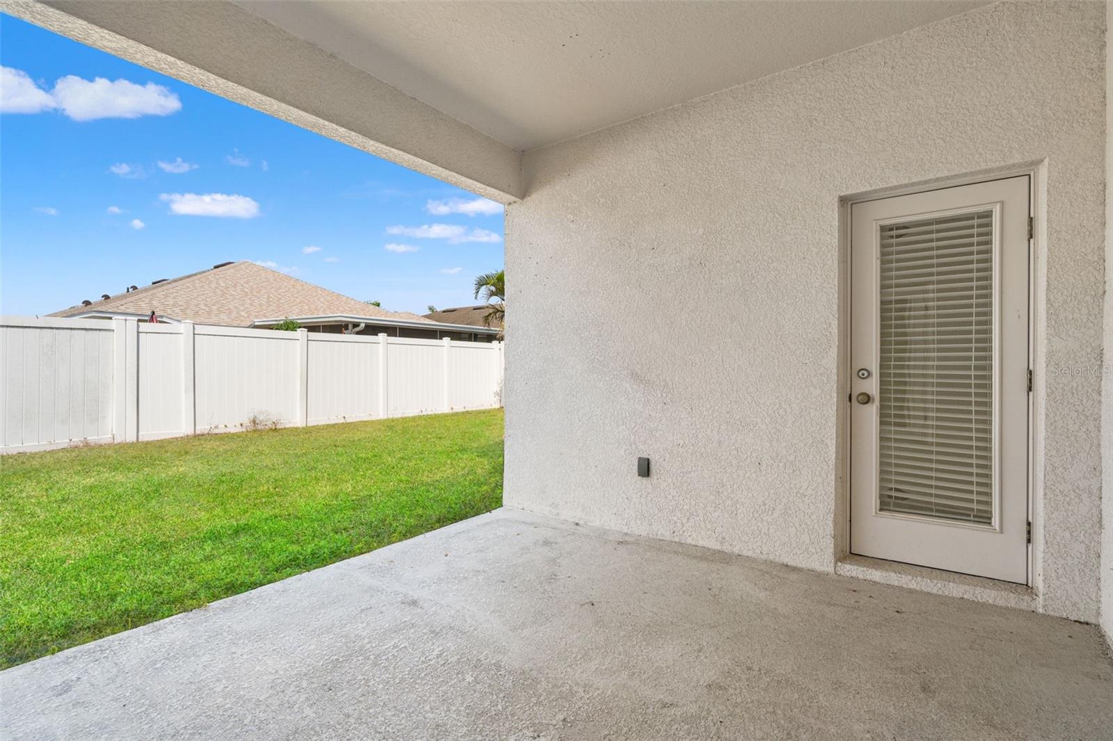 Image 24 of 36 For 518 York Dale Drive