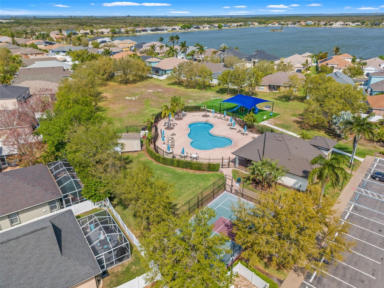 Image 32 of 36 For 518 York Dale Drive