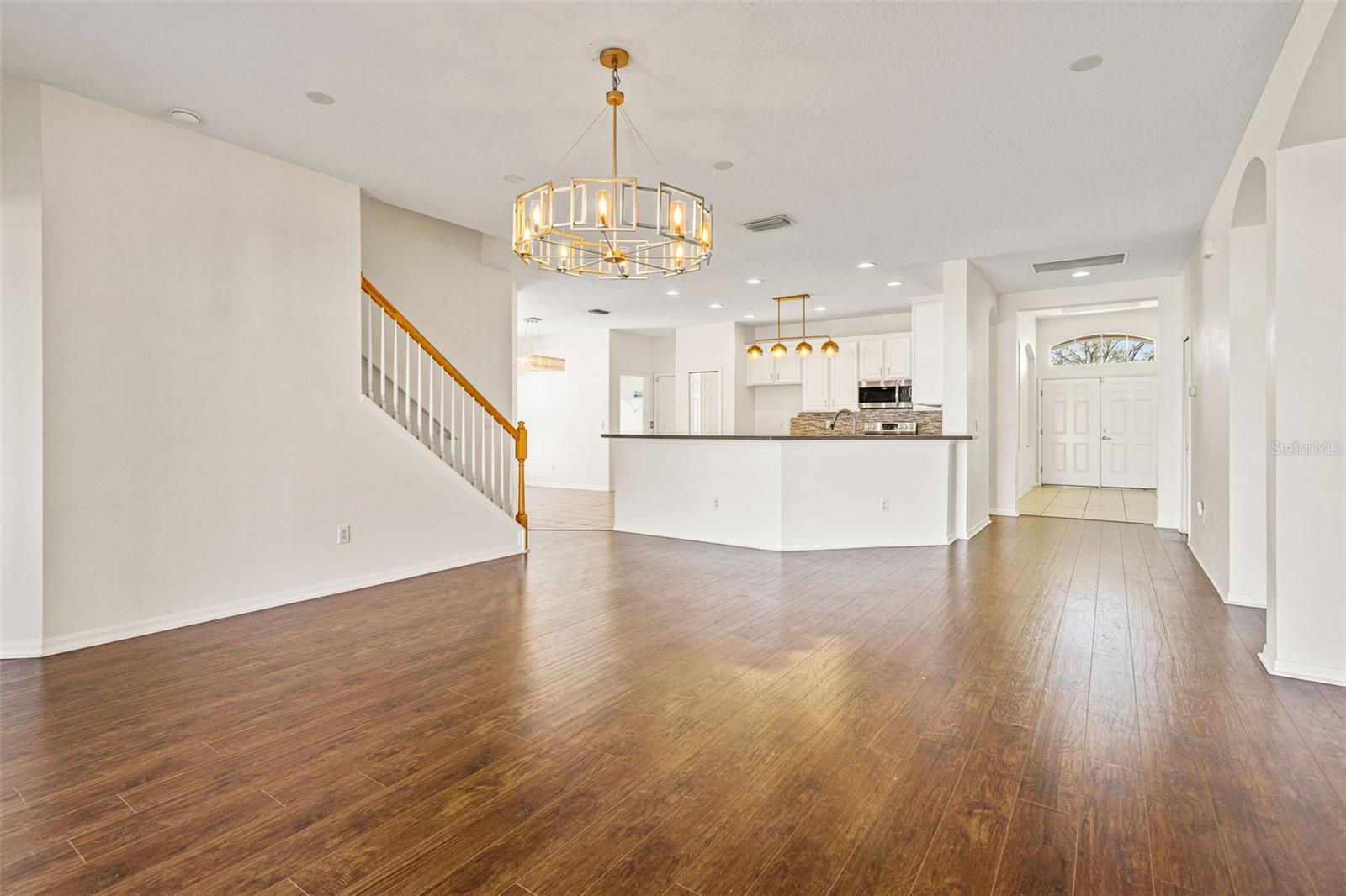 Image 5 of 36 For 518 York Dale Drive