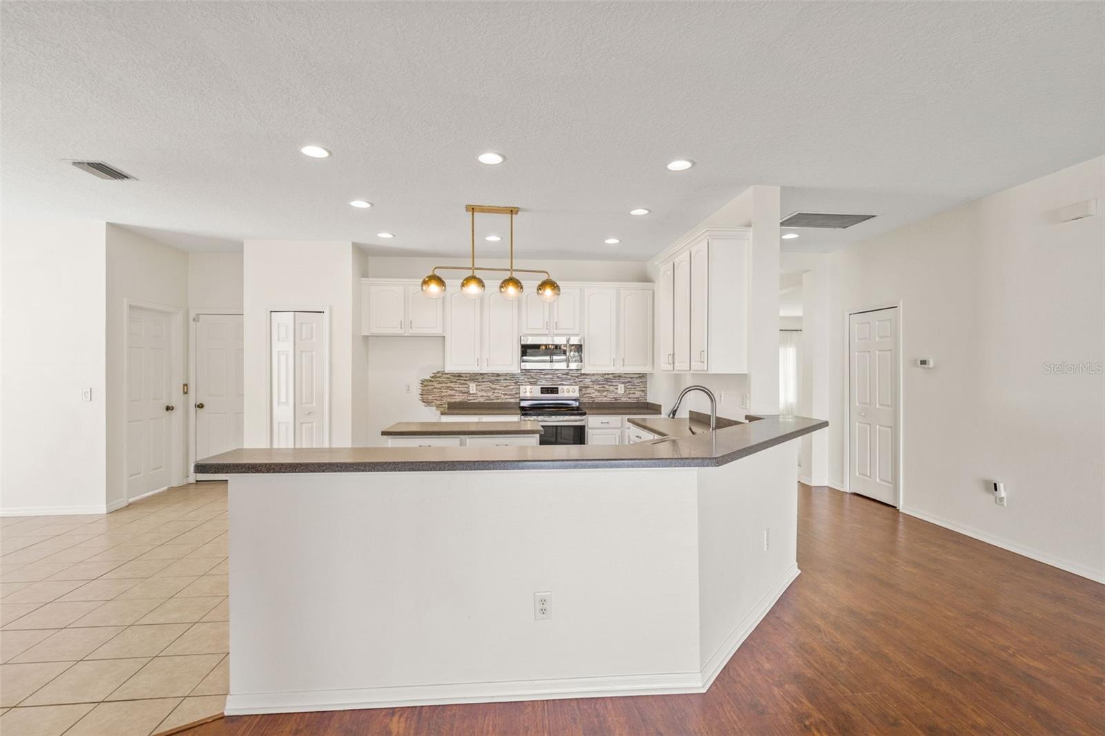 Image 6 of 36 For 518 York Dale Drive