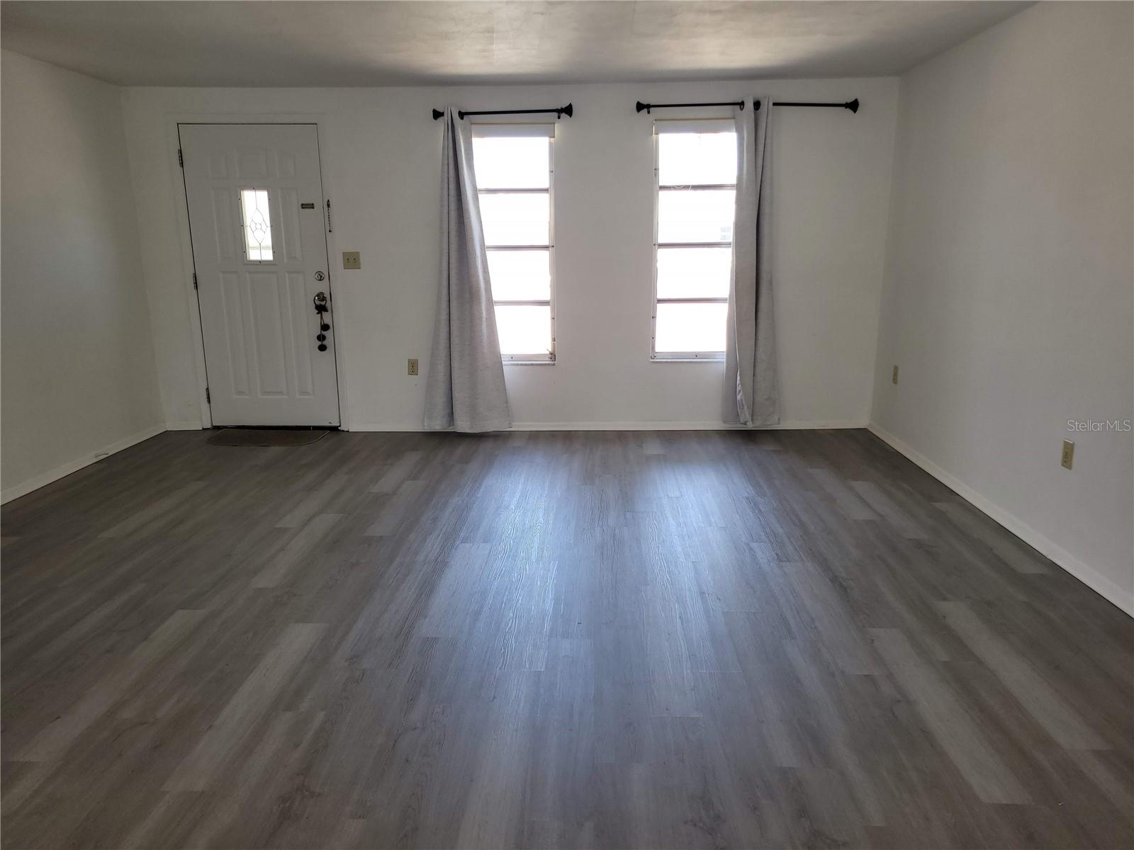 Image 3 of 25 For 6410 Tralee Avenue