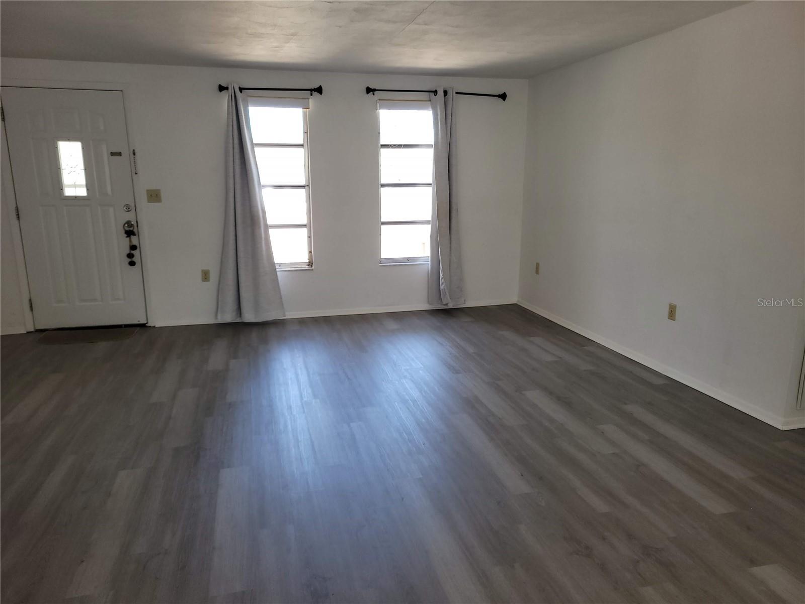 Image 5 of 25 For 6410 Tralee Avenue