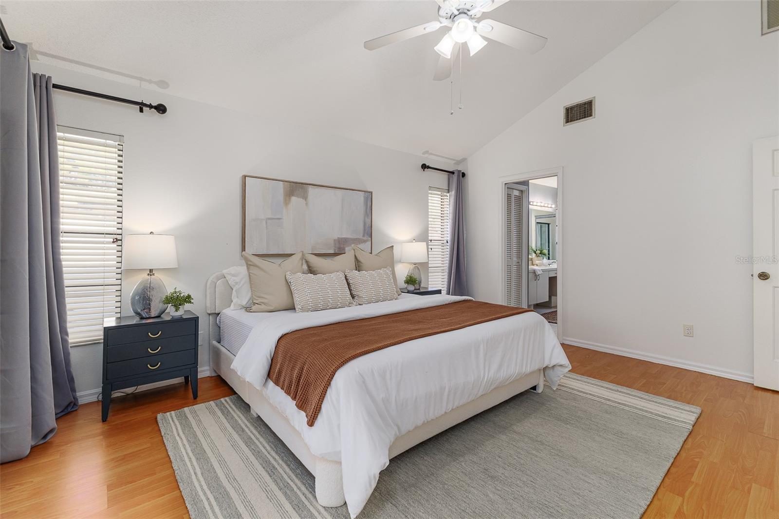 Image 13 of 32 For 6308 Queensway Drive