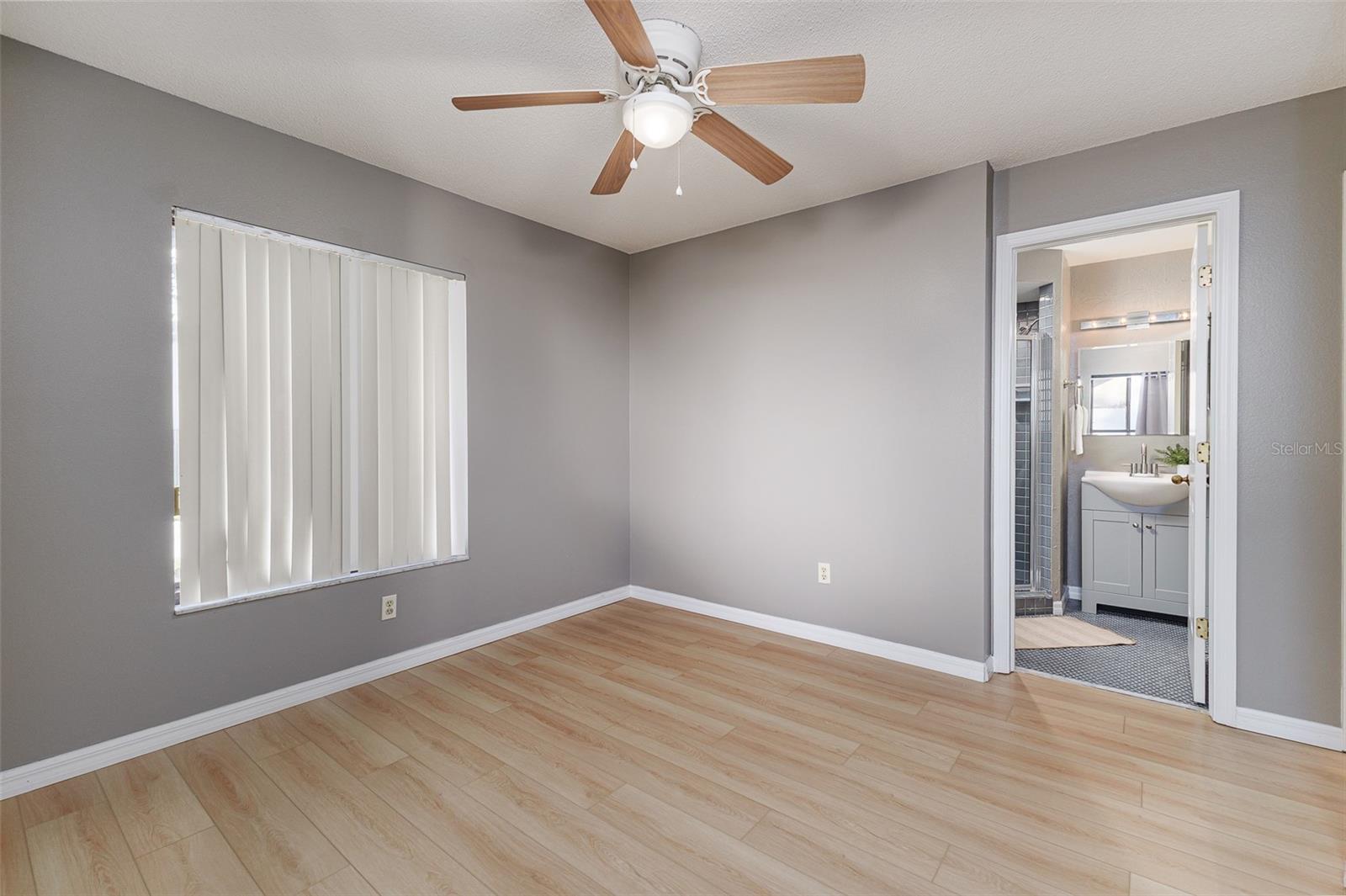 Image 19 of 32 For 6308 Queensway Drive