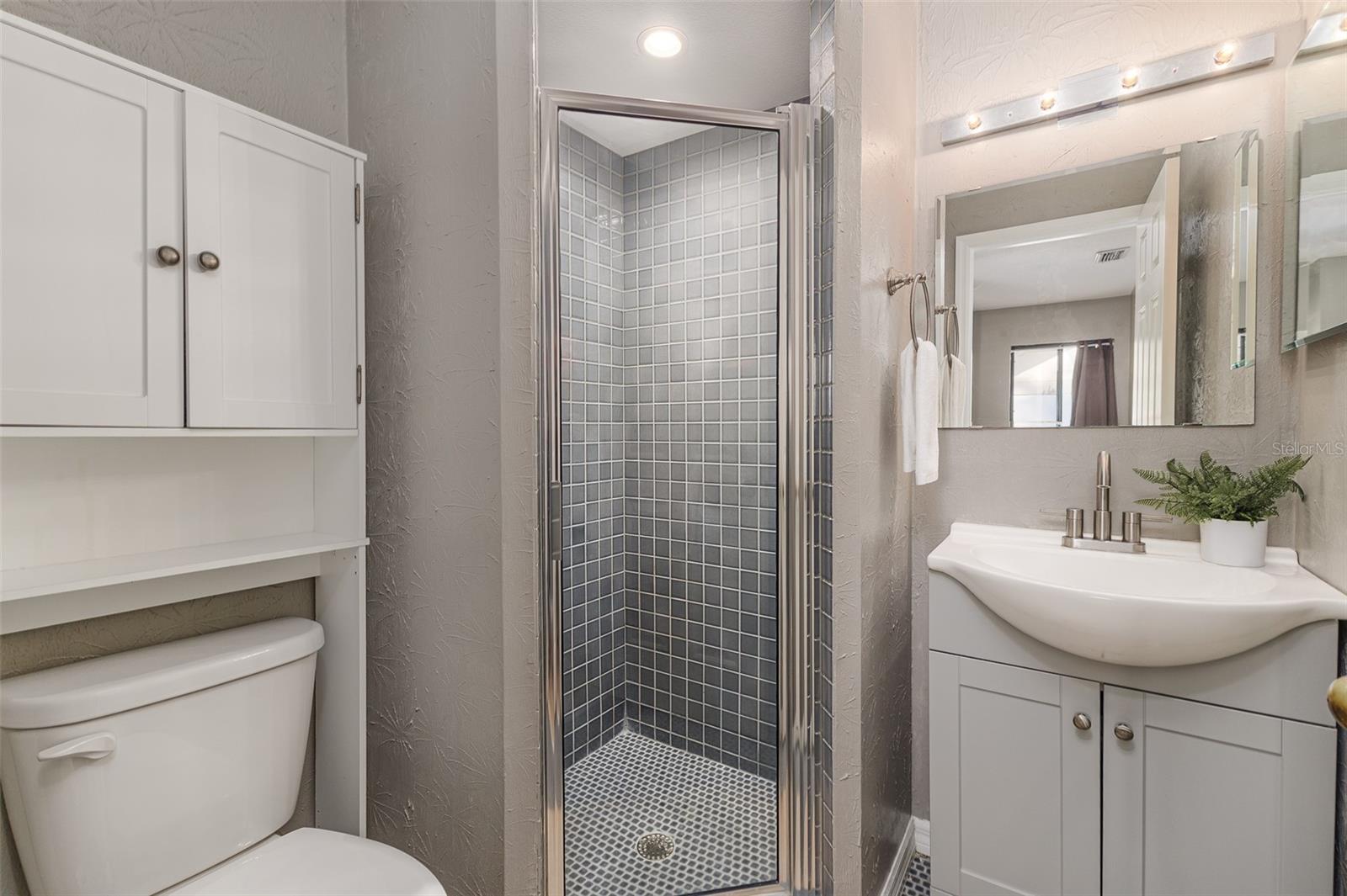 Image 20 of 32 For 6308 Queensway Drive