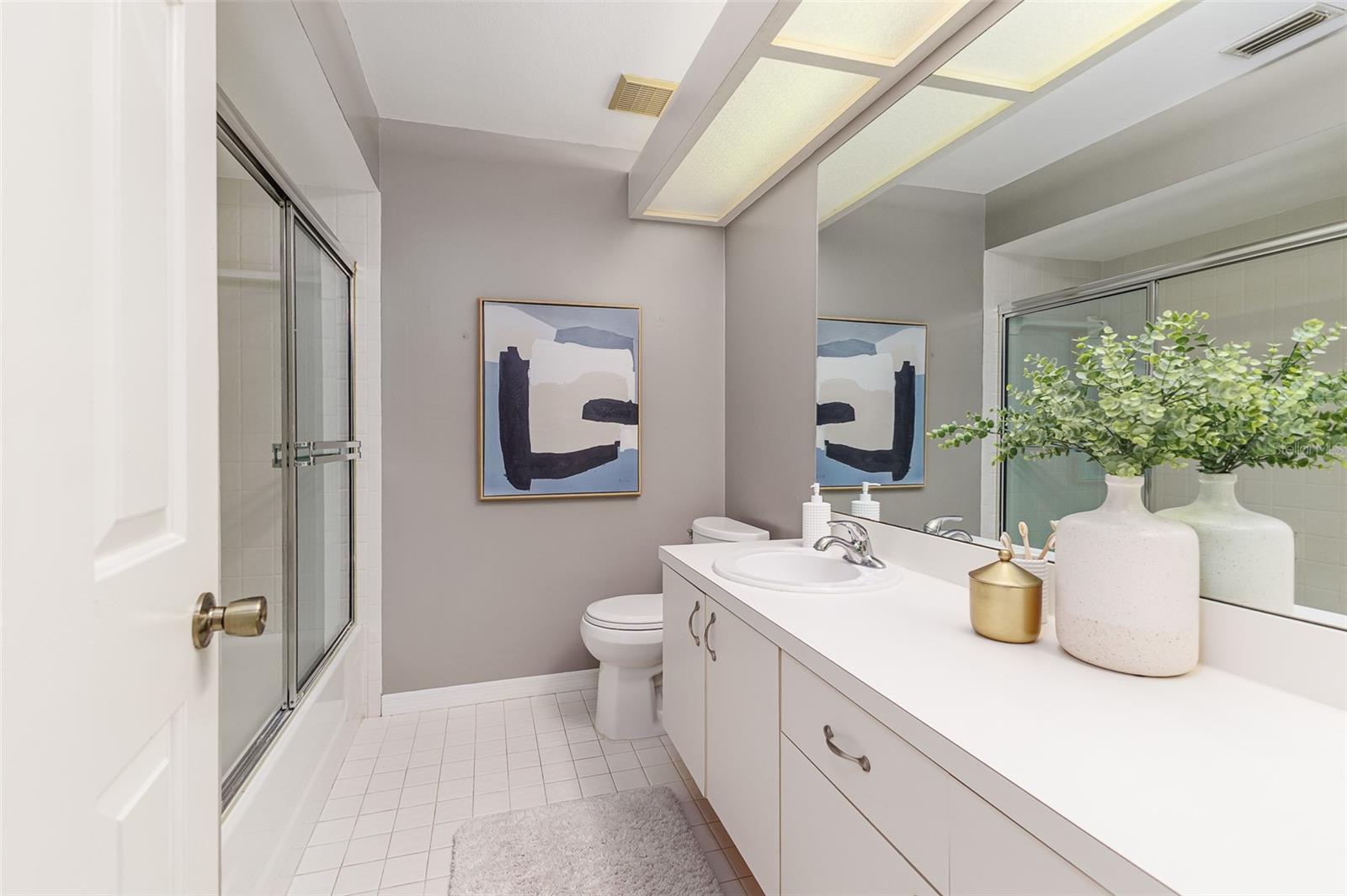 Image 24 of 32 For 6308 Queensway Drive