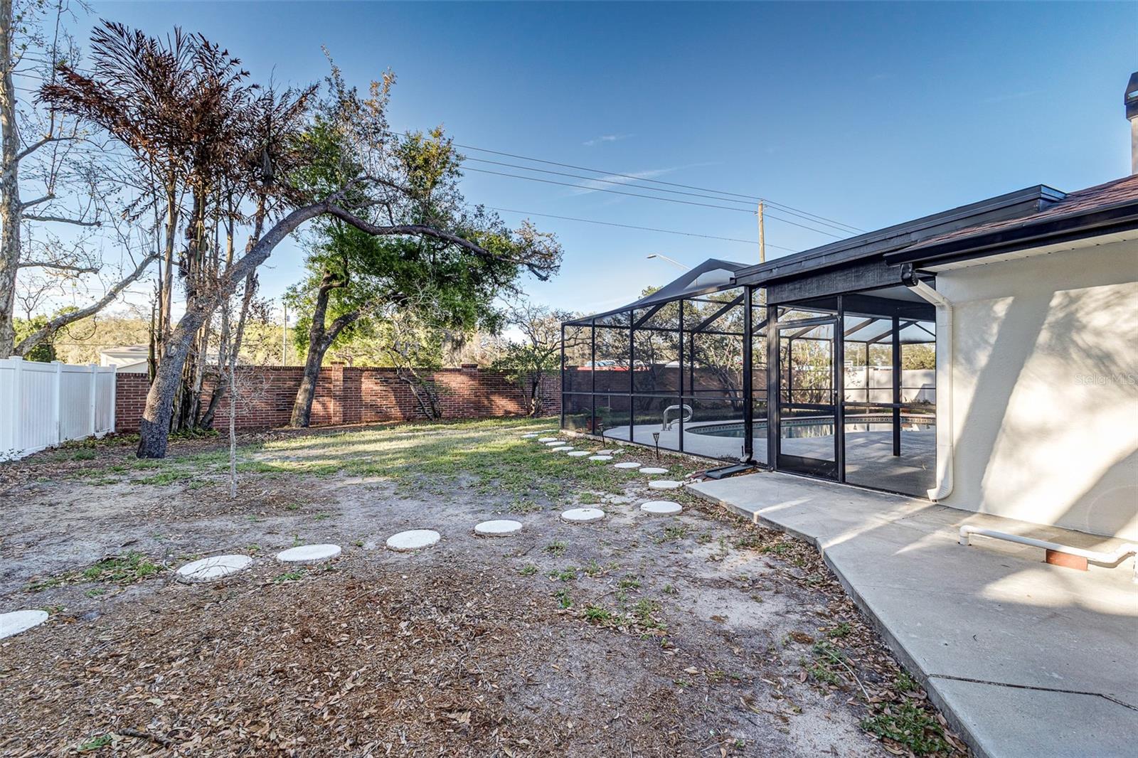 Image 27 of 32 For 6308 Queensway Drive