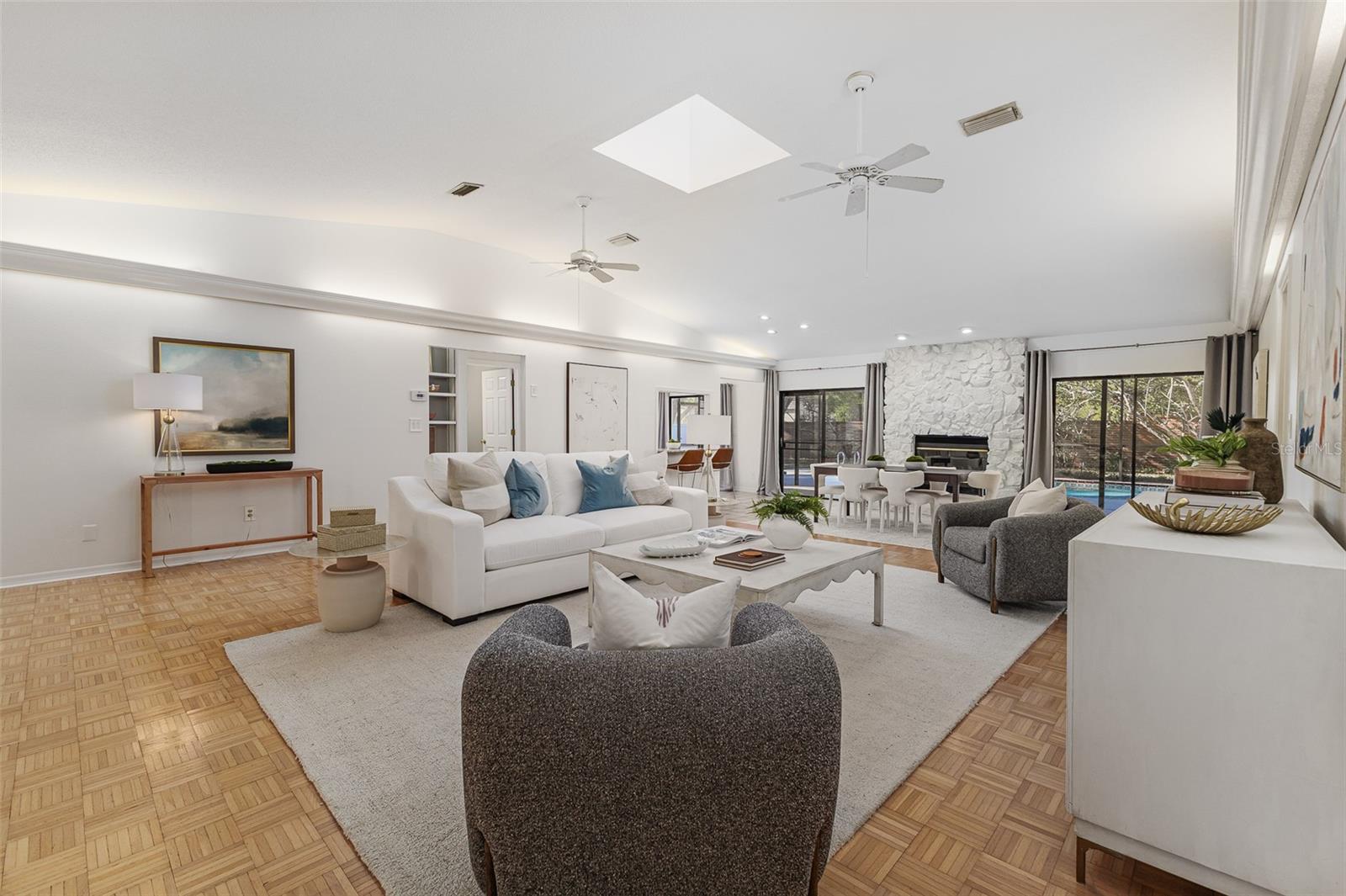 Image 7 of 32 For 6308 Queensway Drive