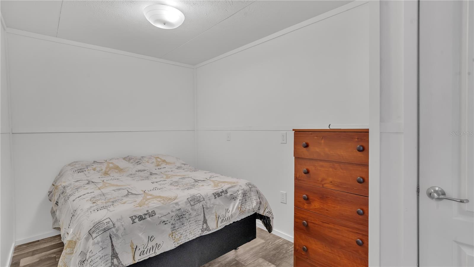 Image 33 of 85 For 1333 Bluff Hammock Road