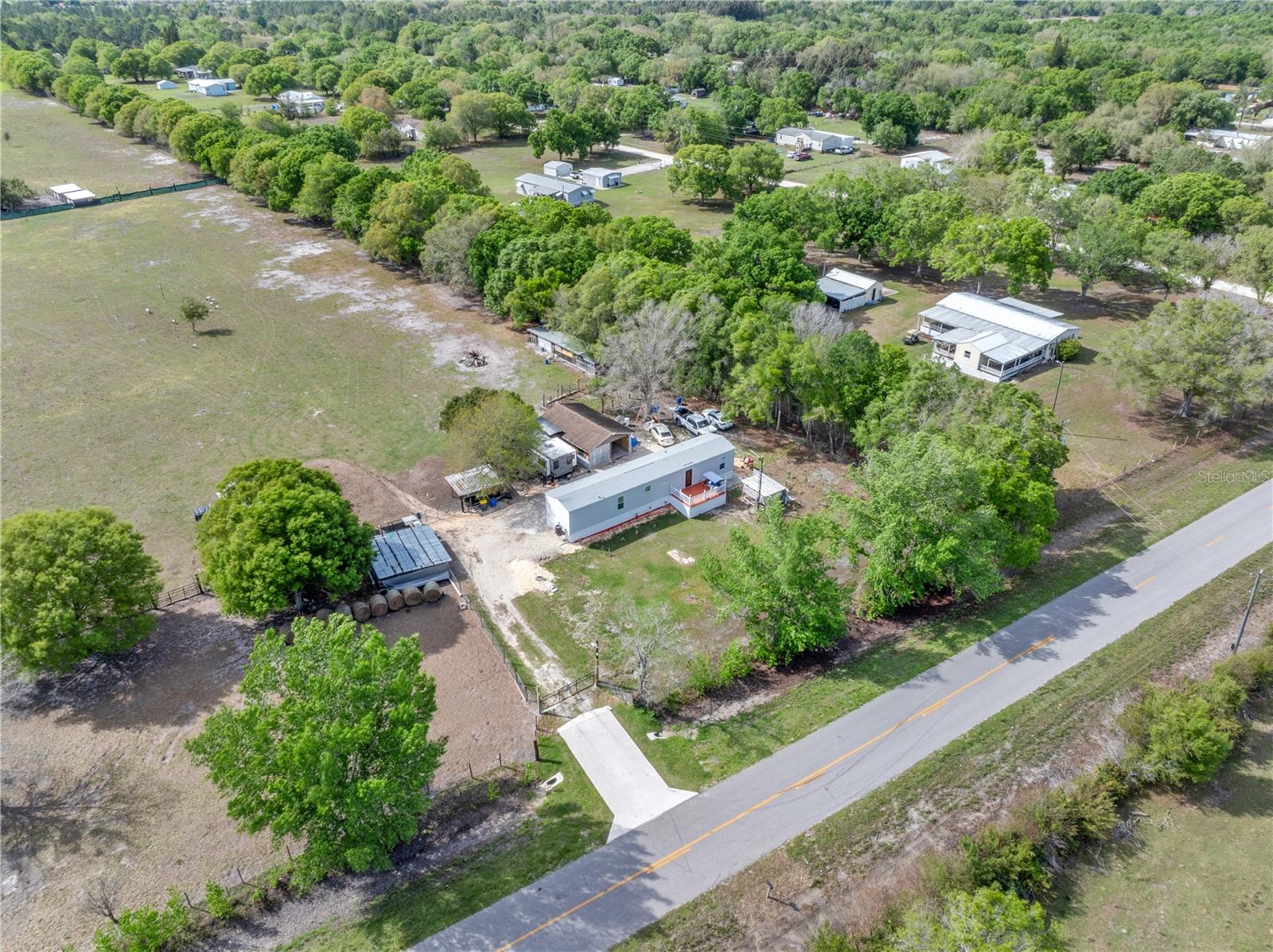 Image 4 of 85 For 1333 Bluff Hammock Road