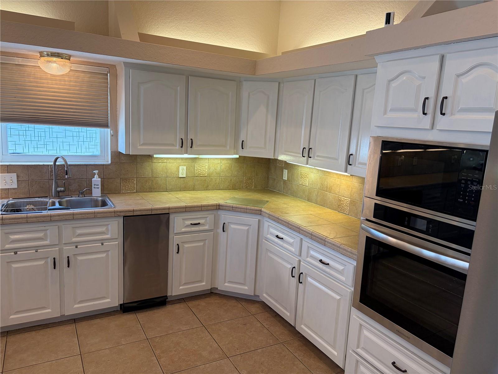 Image 12 of 46 For 6441 Clark Street