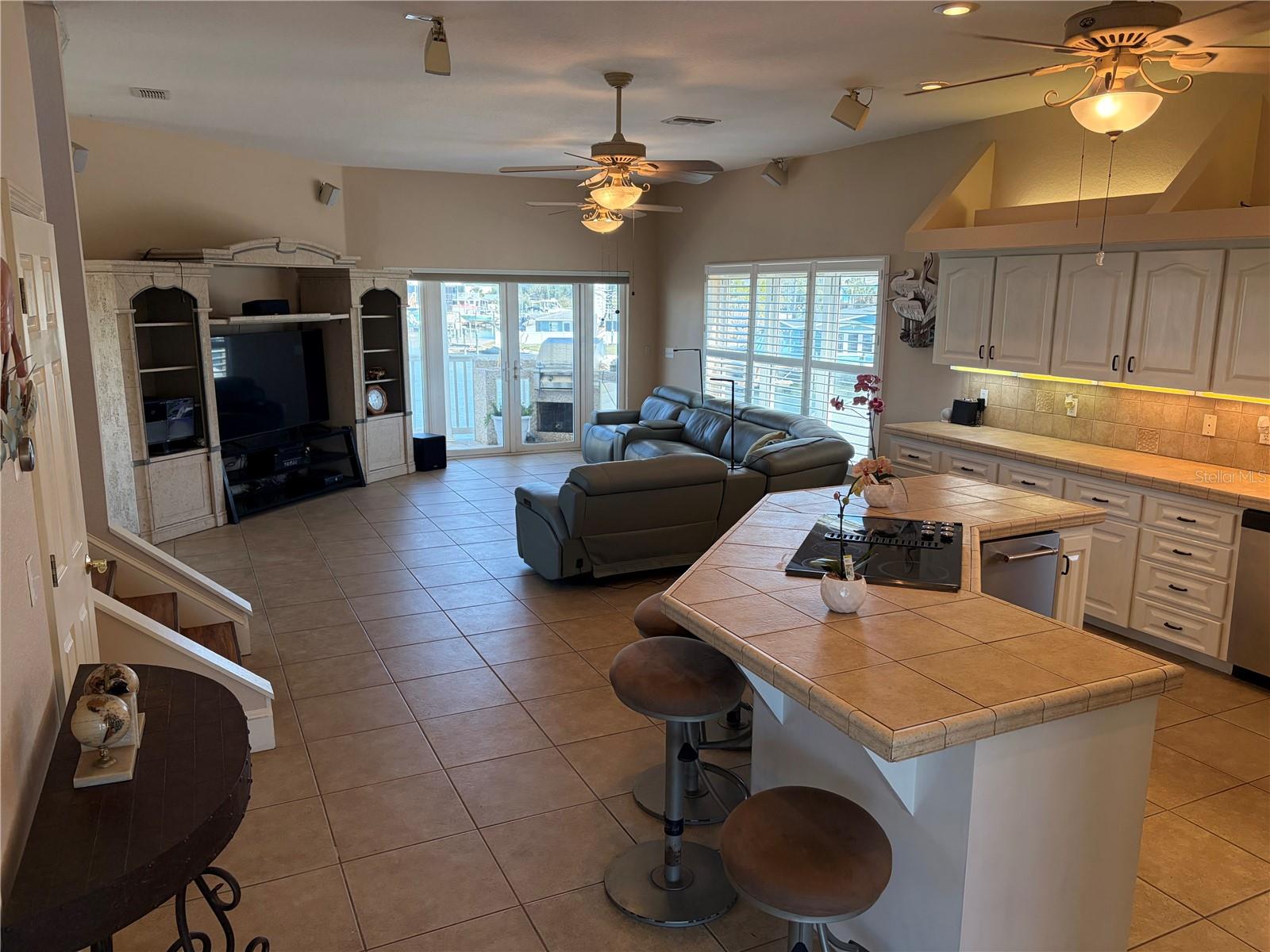 Image 14 of 46 For 6441 Clark Street