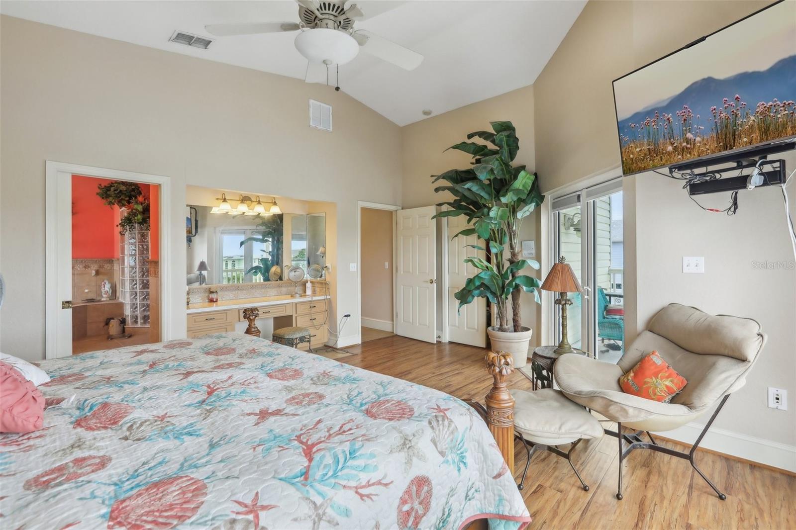 Image 22 of 46 For 6441 Clark Street