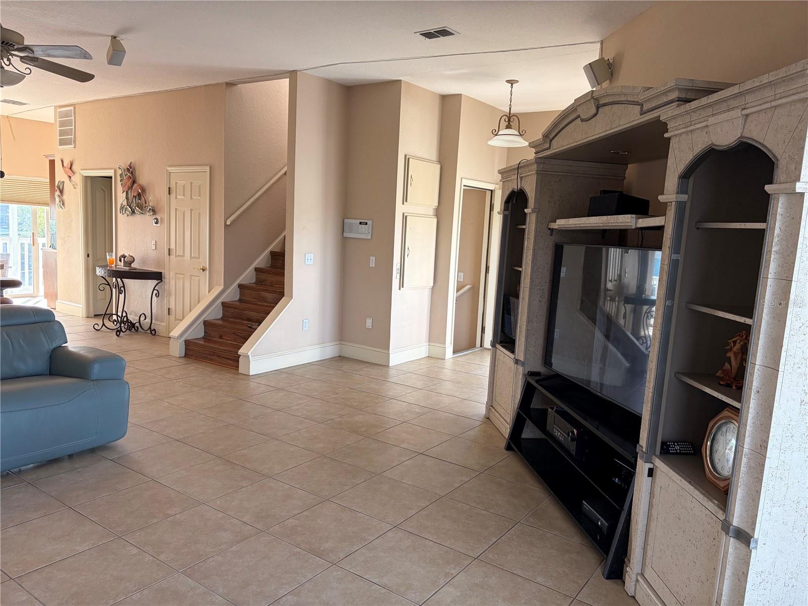 Image 7 of 46 For 6441 Clark Street