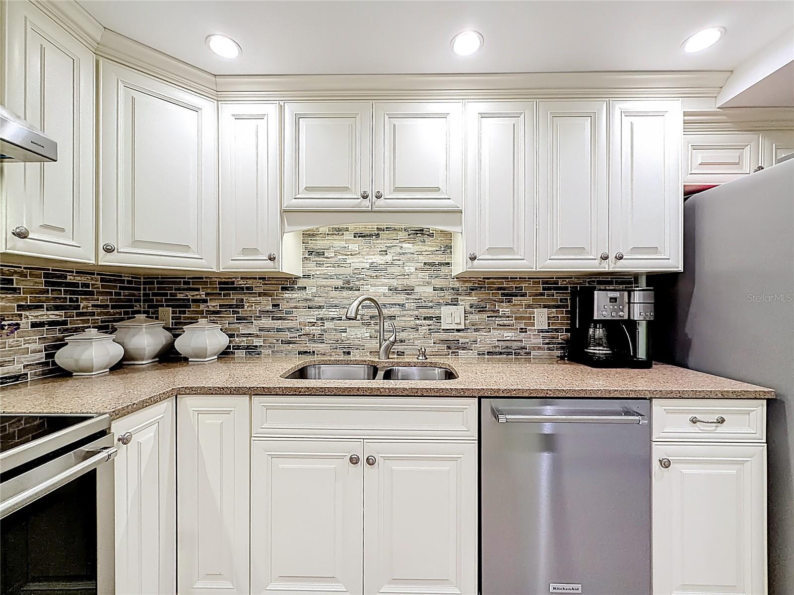 Image 14 of 51 For 2700 Bayshore Boulevard 9302