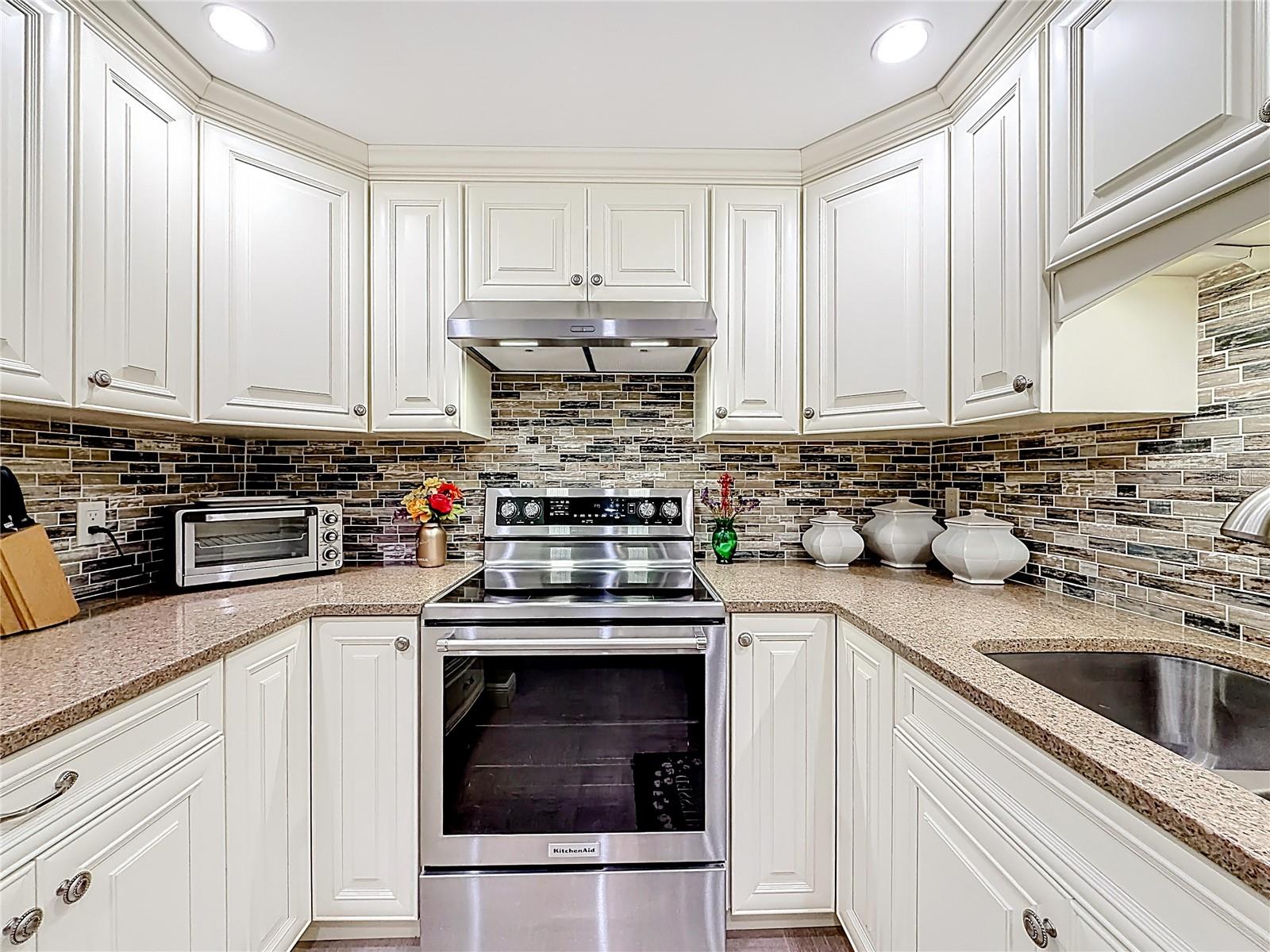 Image 4 of 51 For 2700 Bayshore Boulevard 9302