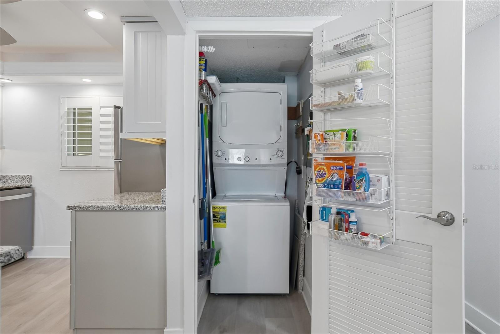 Image 11 of 64 For 868 Bayway Boulevard 101