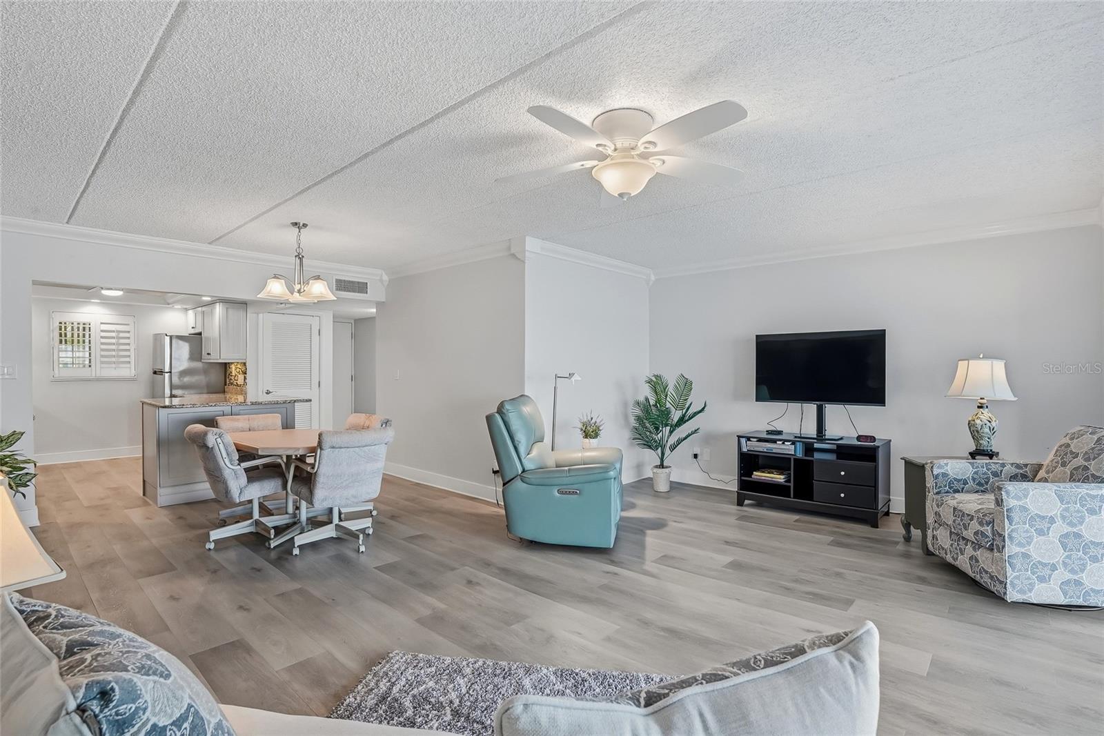 Image 15 of 64 For 868 Bayway Boulevard 101