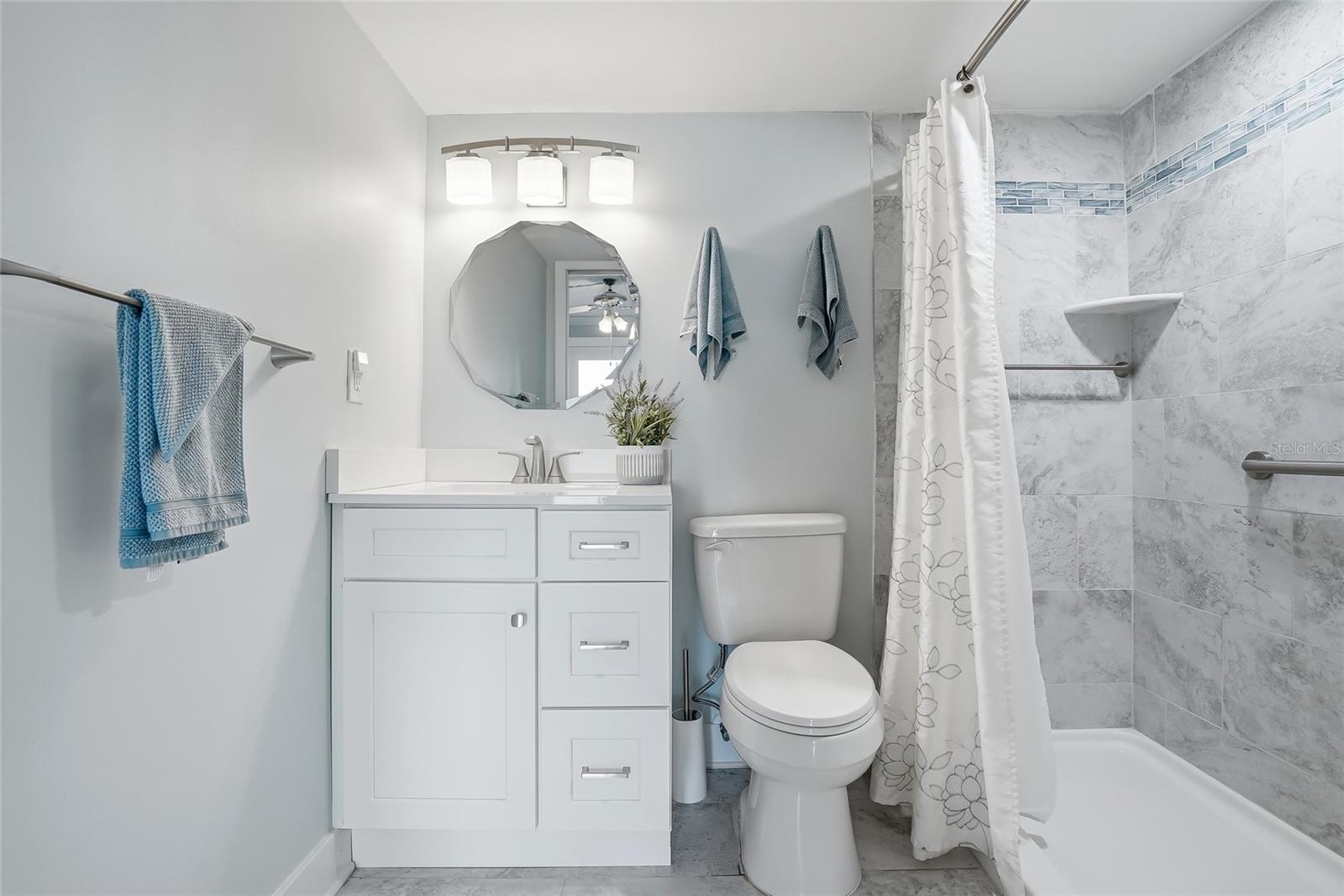 Image 28 of 64 For 868 Bayway Boulevard 101