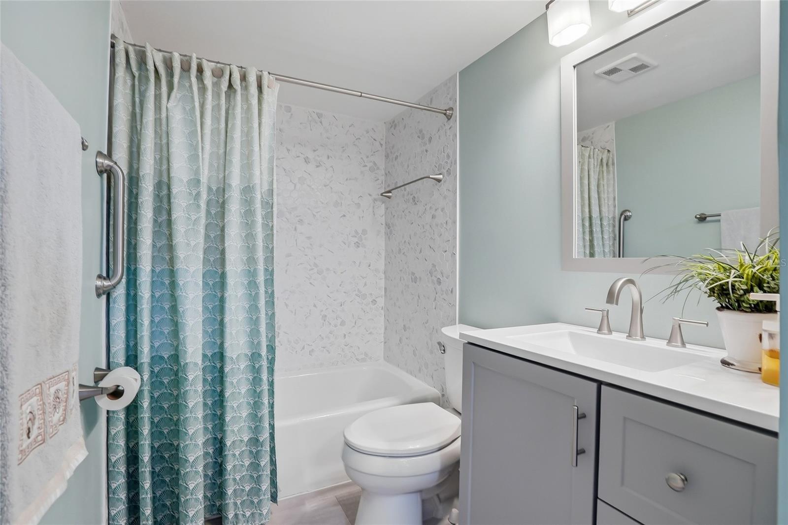 Image 33 of 64 For 868 Bayway Boulevard 101