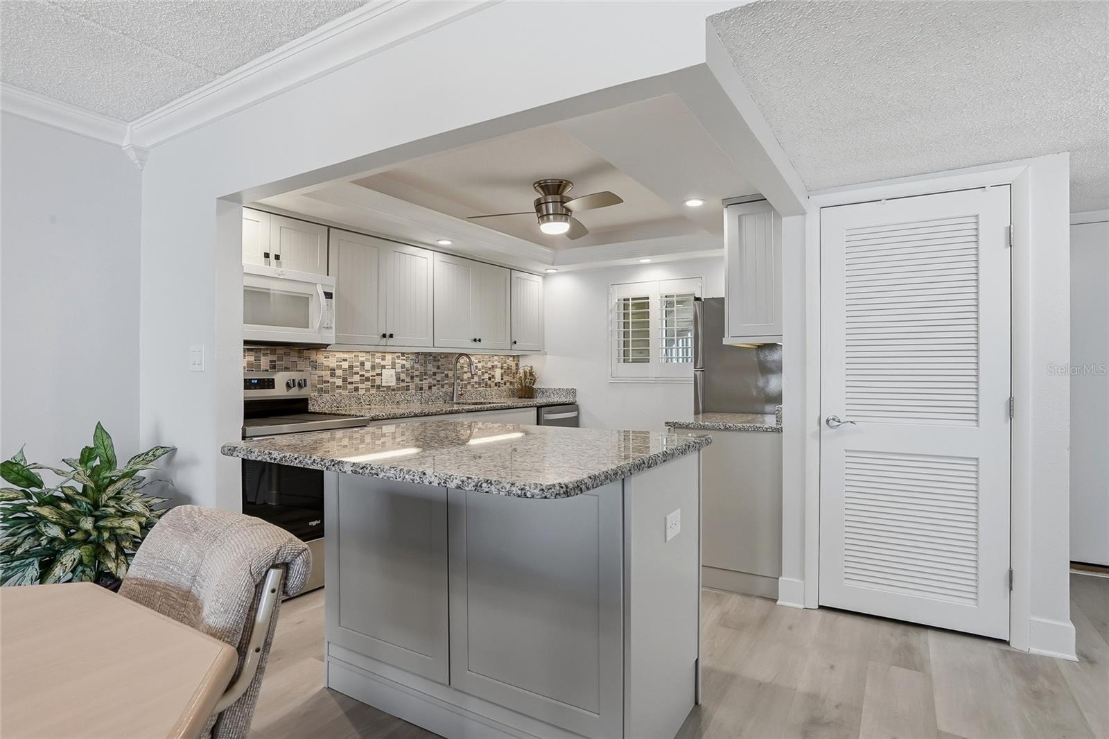 Image 6 of 64 For 868 Bayway Boulevard 101