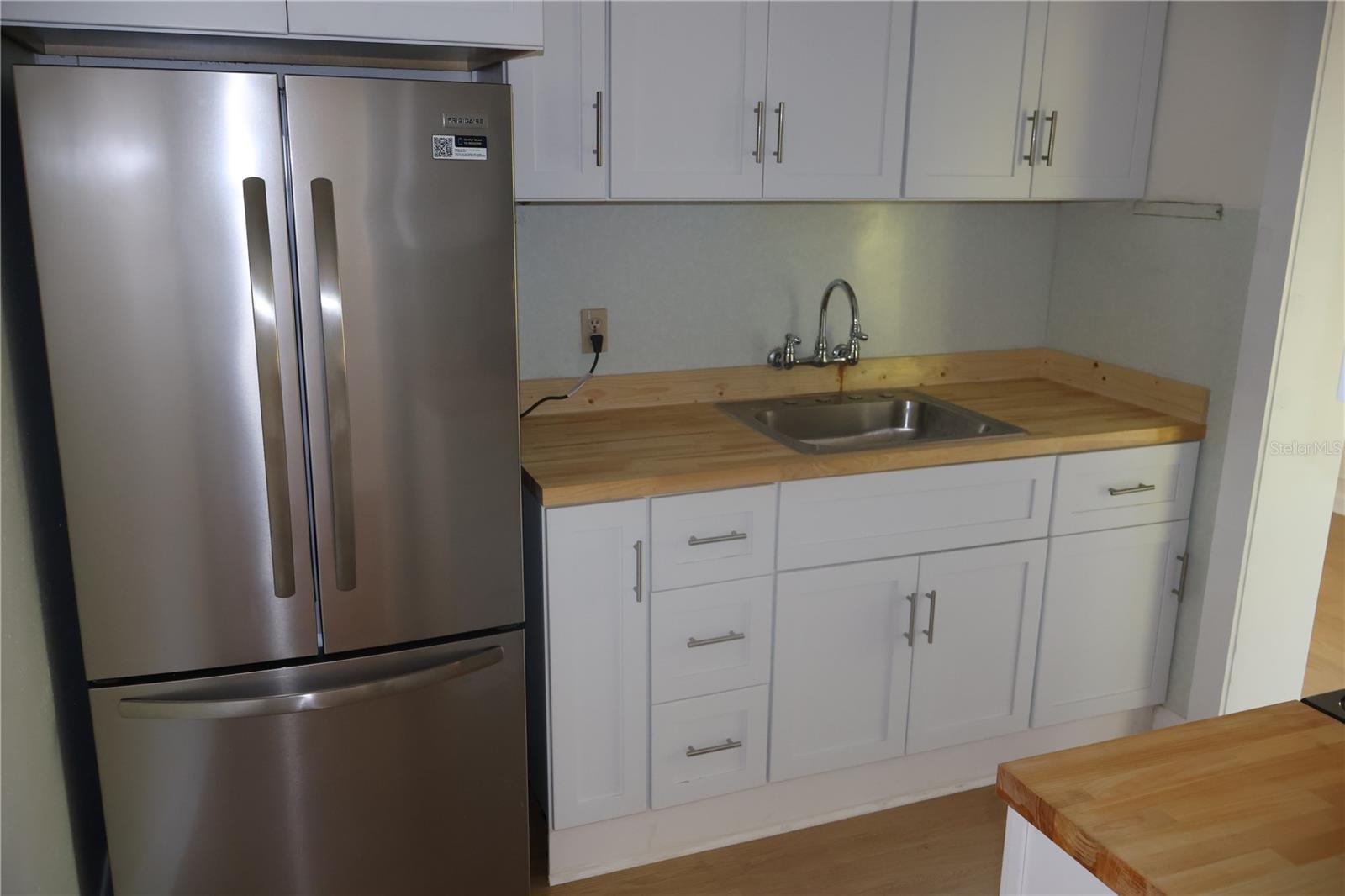 Image 2 of 25 For 3815 De Leon Street