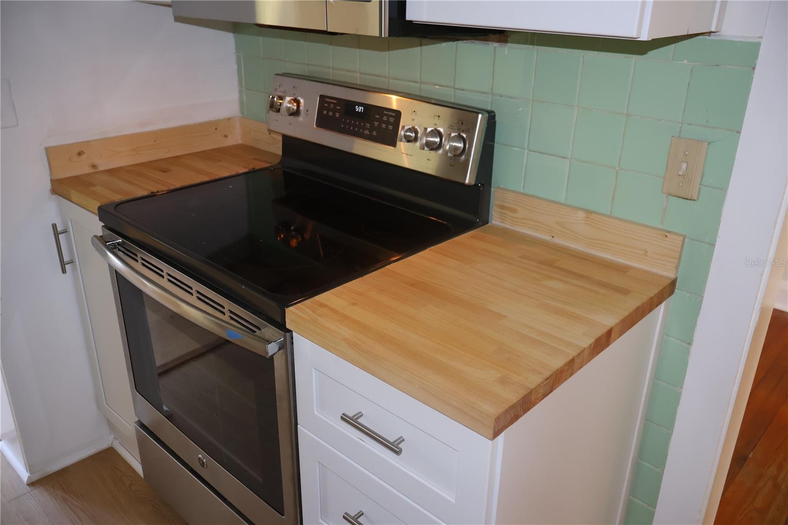 Image 3 of 25 For 3815 De Leon Street