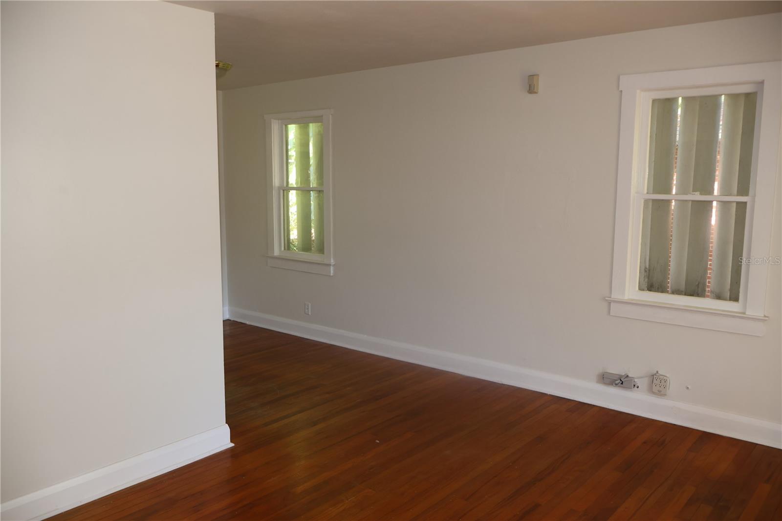 Image 5 of 25 For 3815 De Leon Street