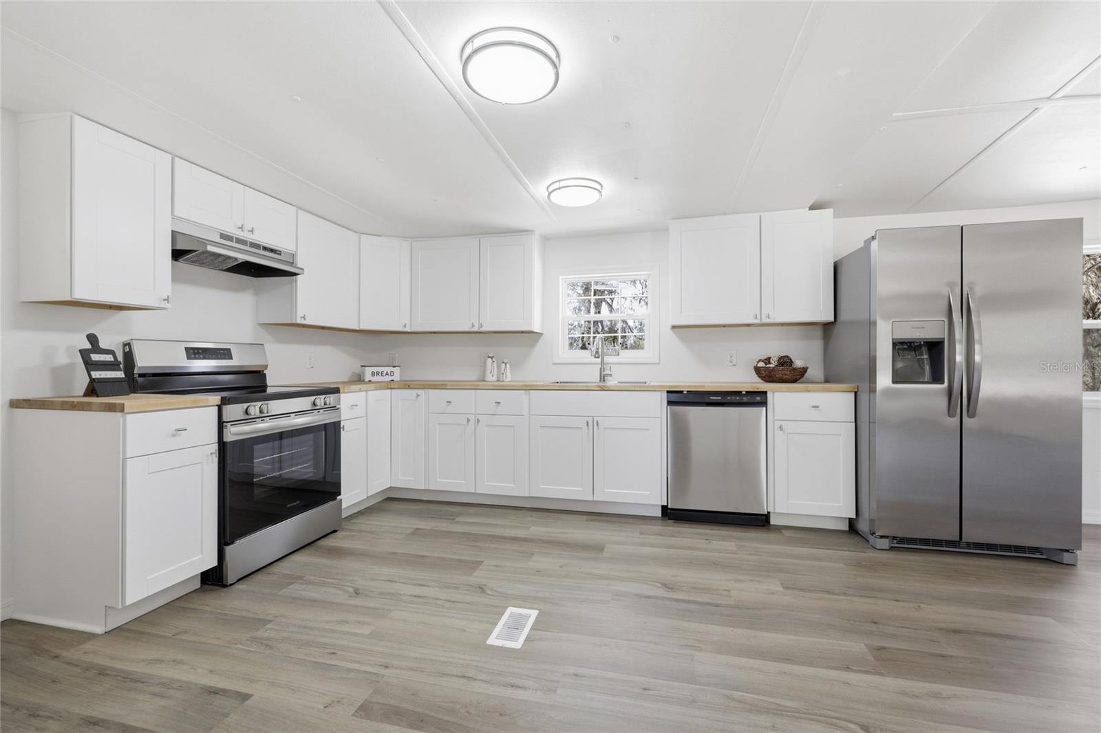 Image 15 of 48 For 9015 135th Place