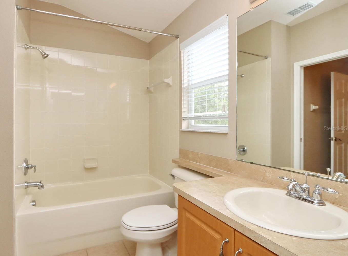 Image 11 of 36 For 13714 Artesa Bell Drive