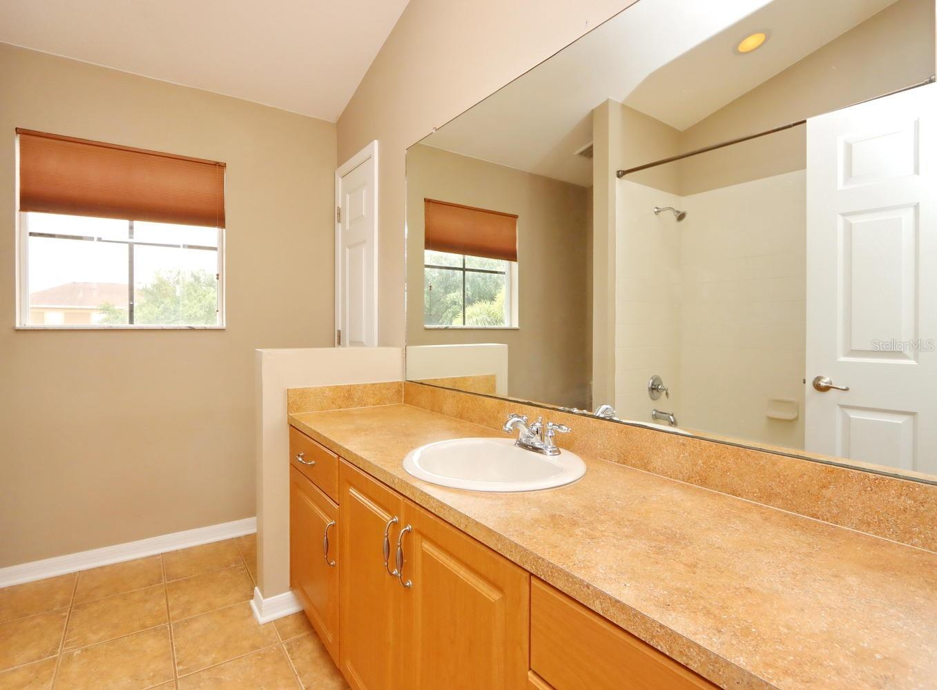 Image 13 of 36 For 13714 Artesa Bell Drive