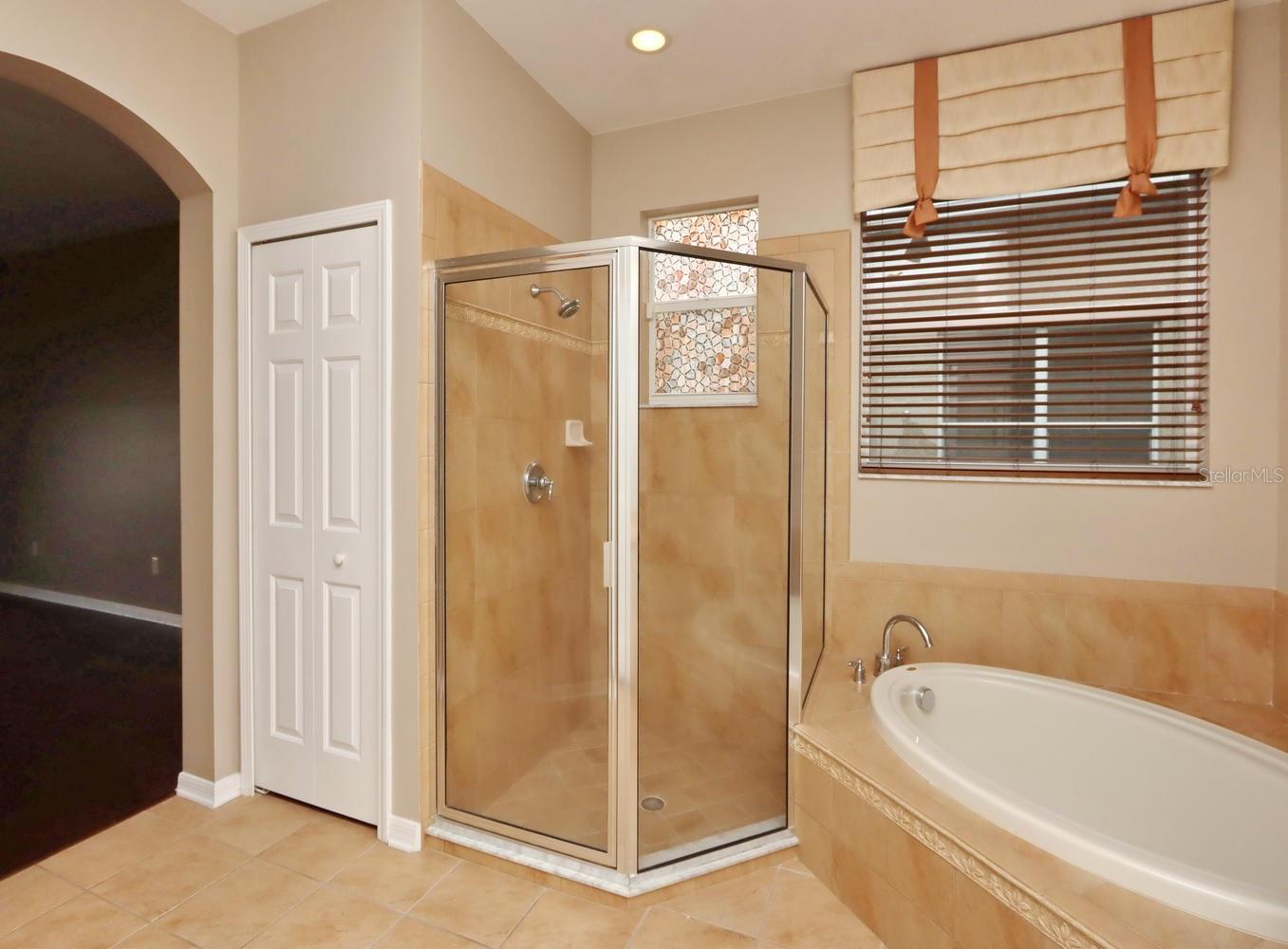 Image 4 of 36 For 13714 Artesa Bell Drive