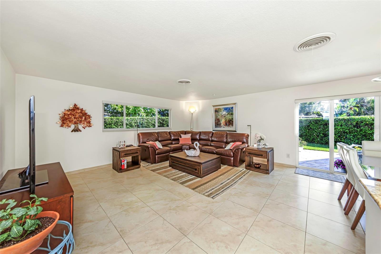 Image 10 of 75 For 6613 Flamingo Way S